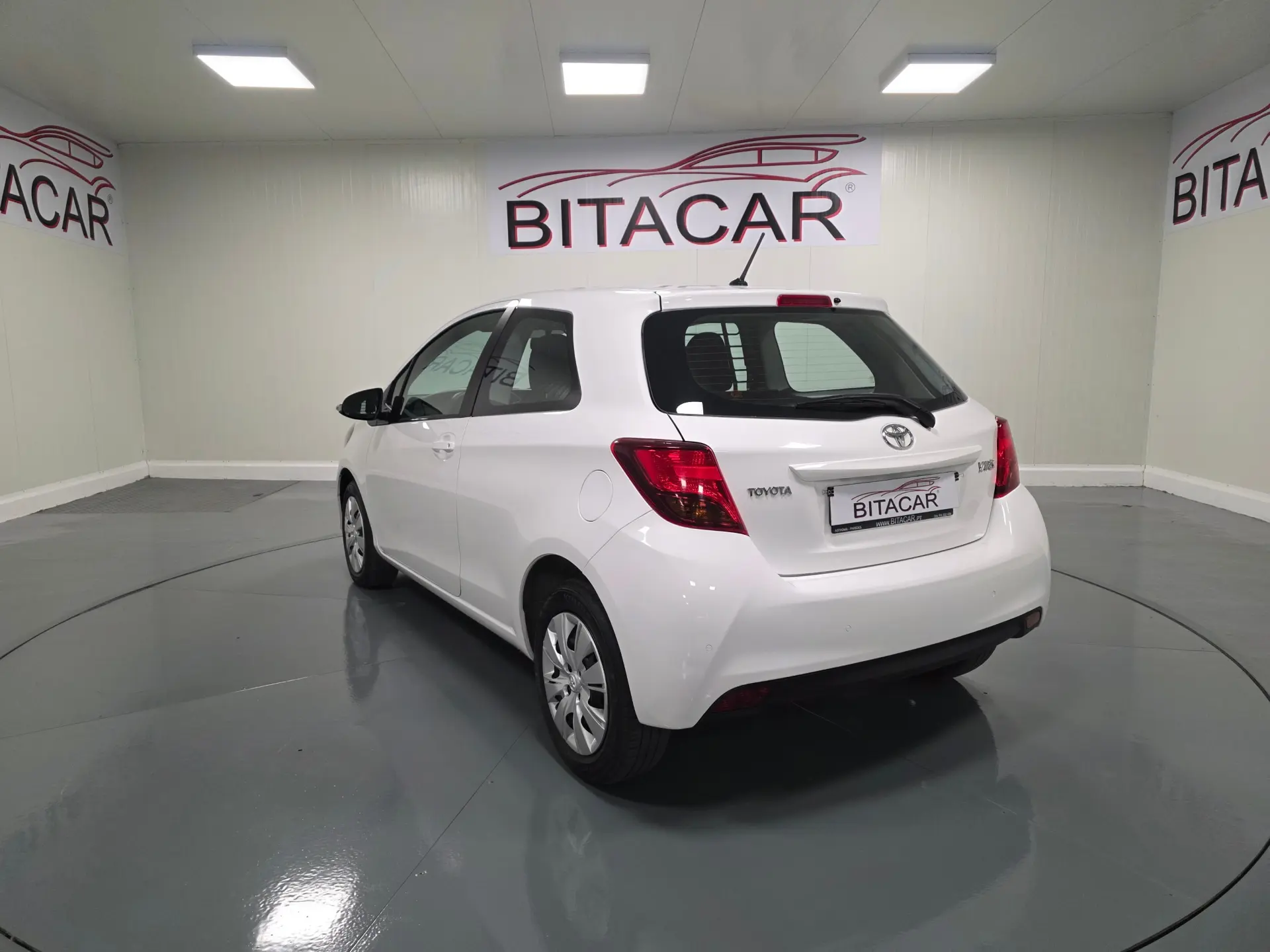 Toyota Yaris BIZZ 1.4 D-4D 90CV IVA DEDUTIVEL 26