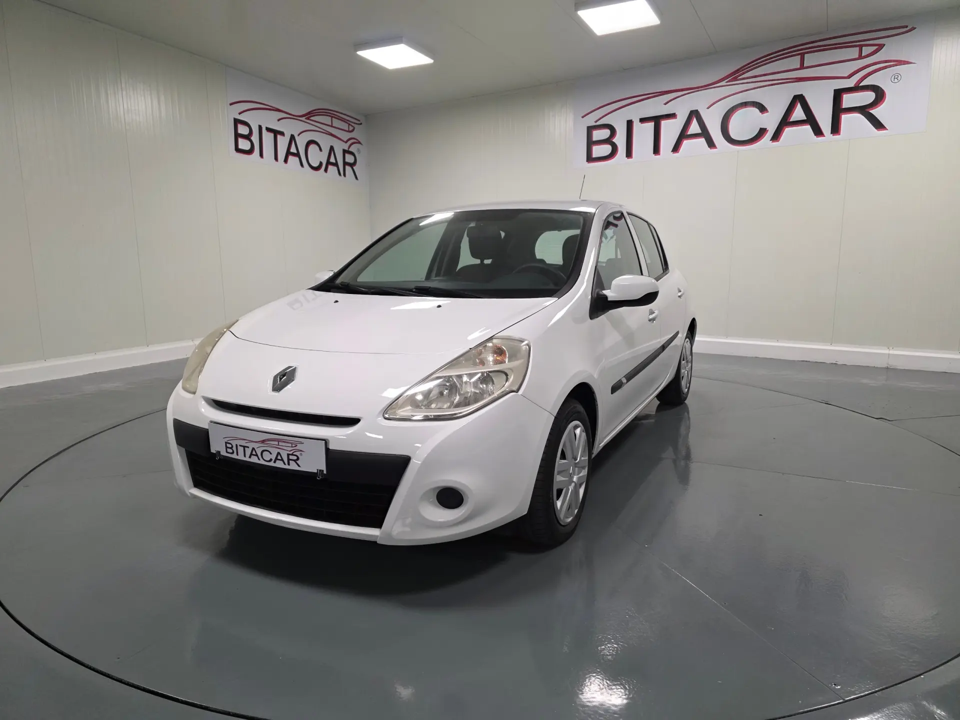 Renault Clio 1.5 DCI CONFORT 13