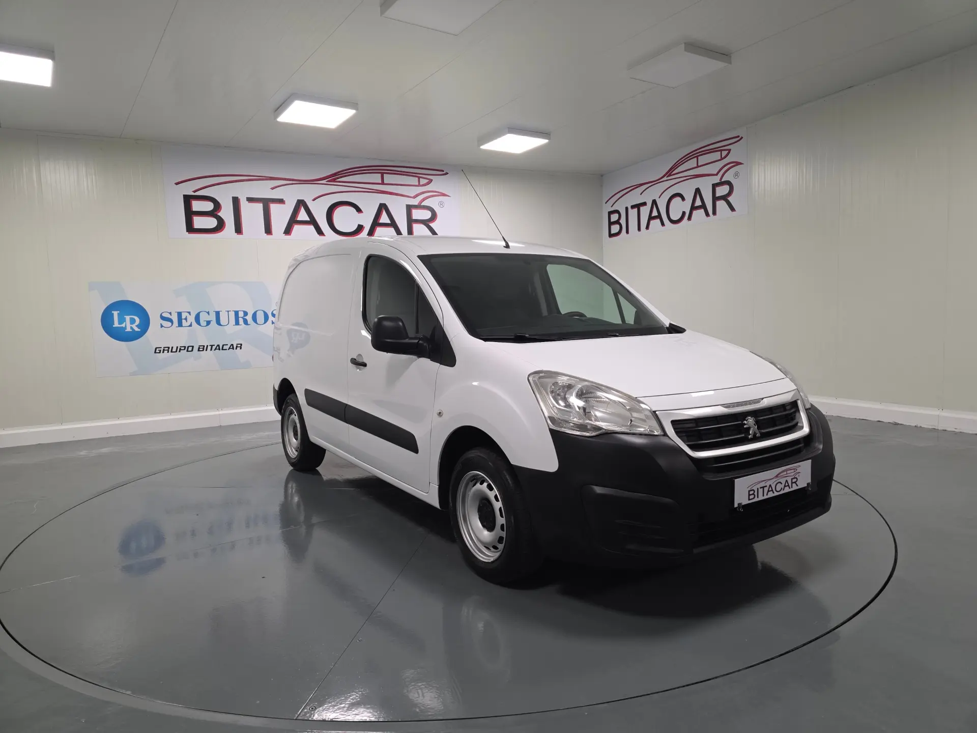 Peugeot Partner 1.6 HDI L1 PACK CD CLIM 2