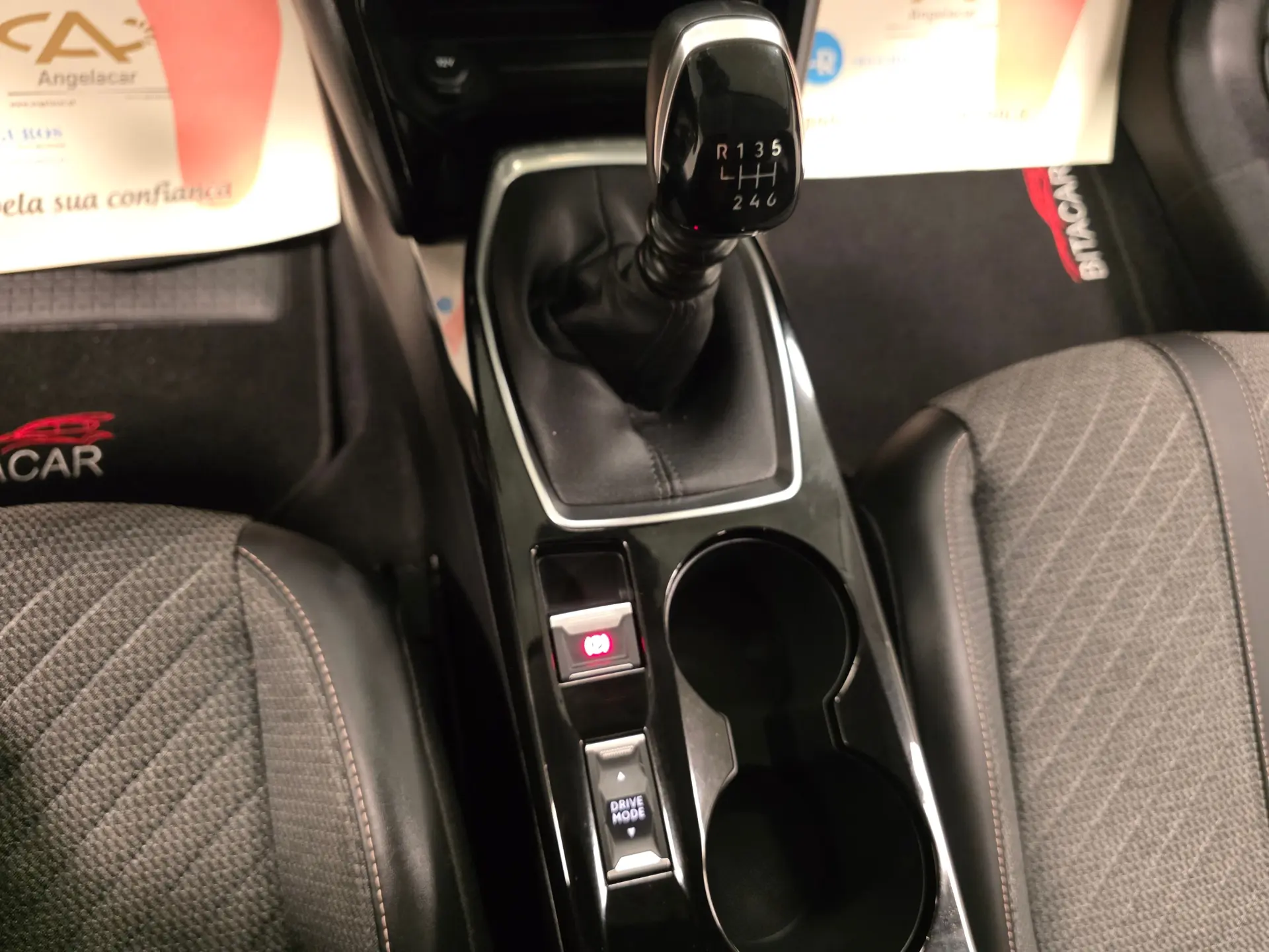 Peugeot 208 ALLURE 102