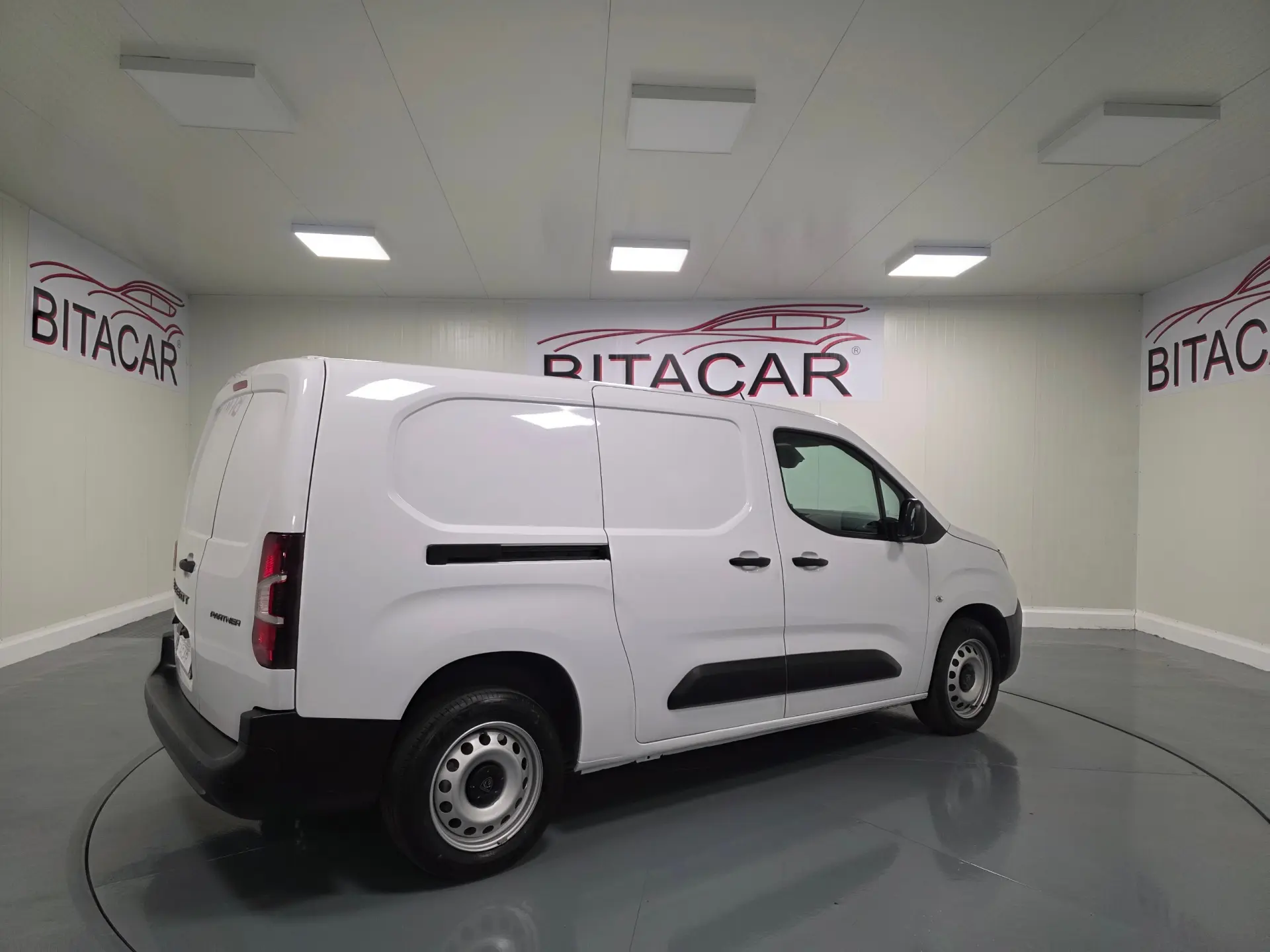 Peugeot Partner 1.5 BLUEHDI 100CV LONGA CAMARA TRASEIRA 54