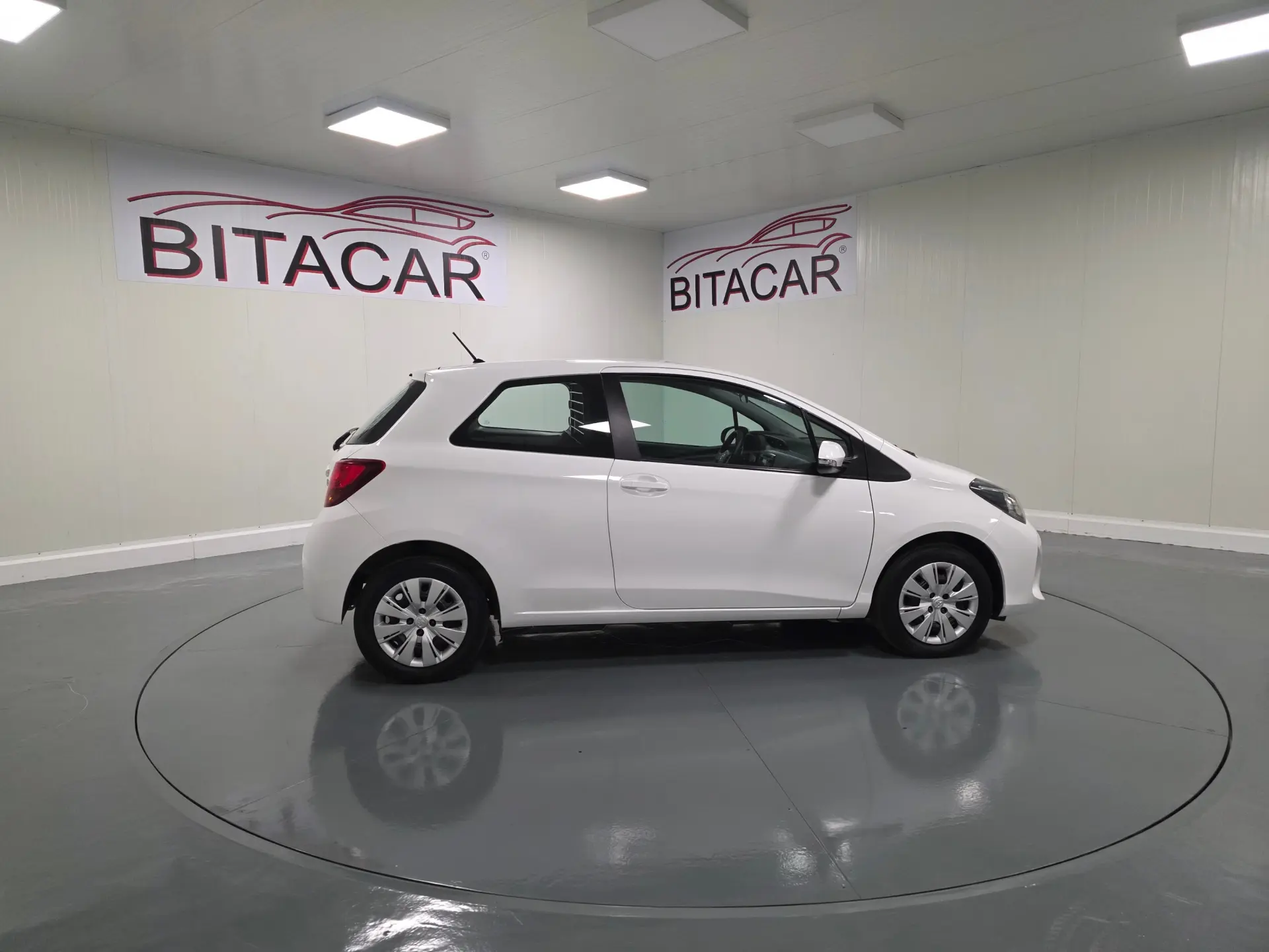Toyota Yaris BIZZ 1.4 D-4D 90CV IVA DEDUTIVEL 48