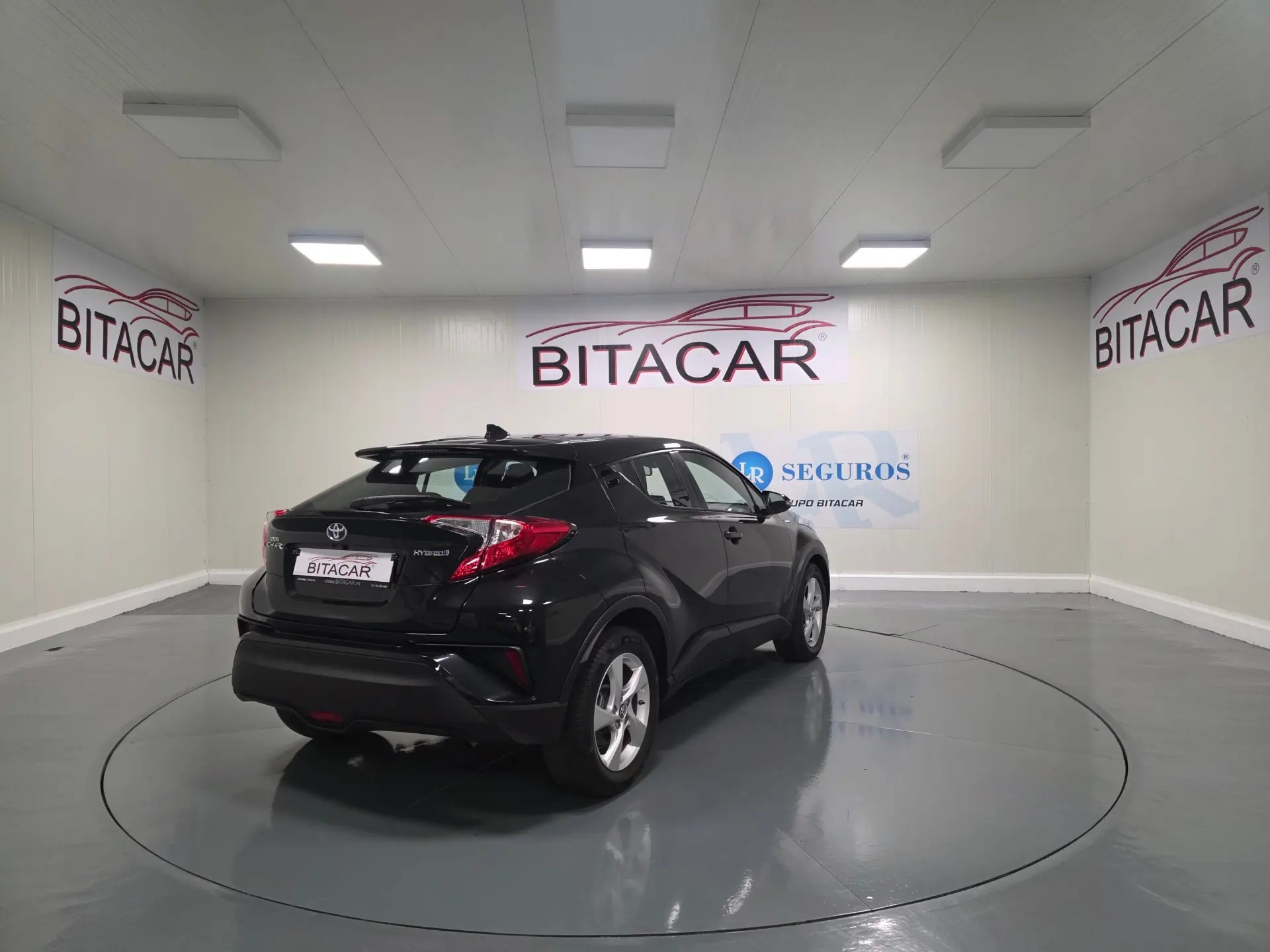Toyota C-HR 1.8 HSD CONFORT 28
