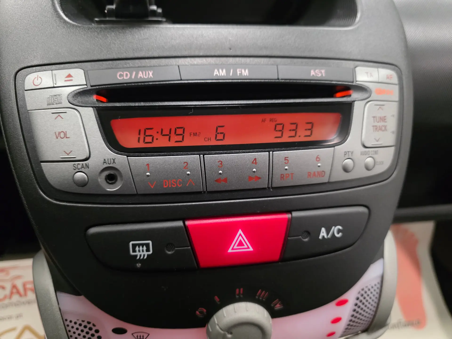 Citroen C1 1.0  Attraction 8