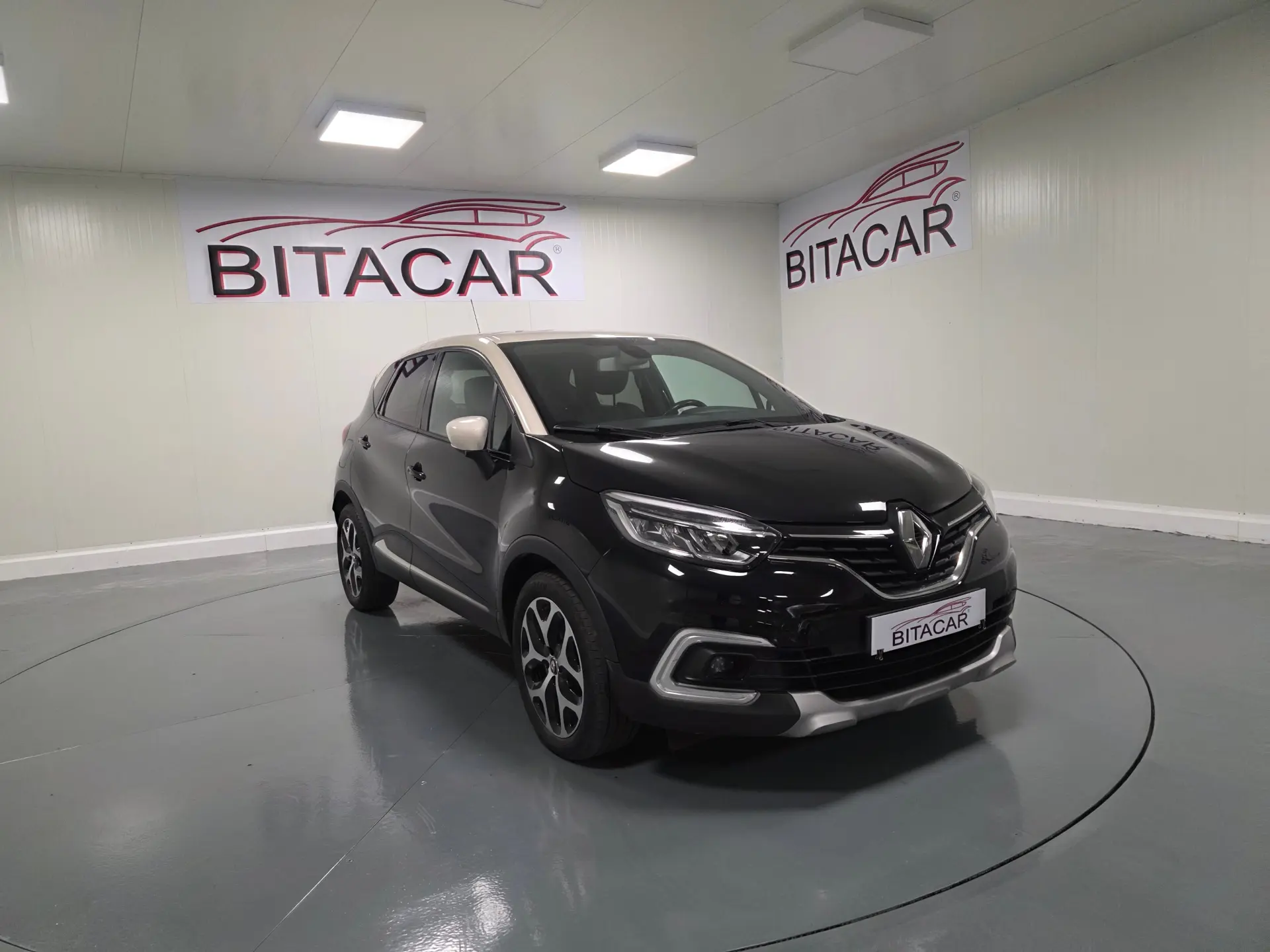 Renault Captur 1.5 DCI EXCLUSIVE 1