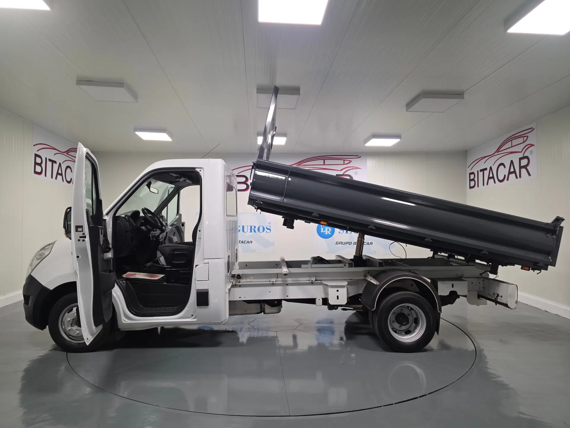 Renault Master 2.3 DCI 130CV BASCULANTE 47