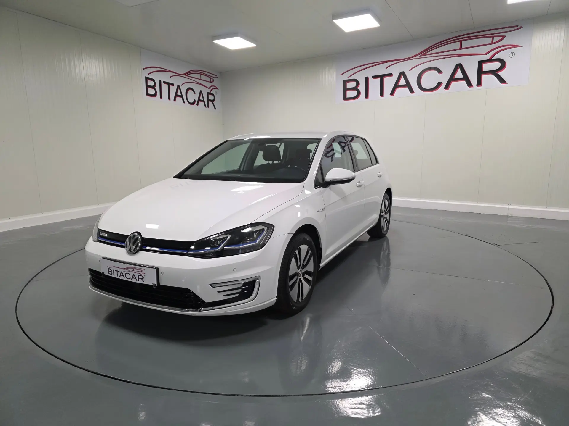 Volkswagen e-Golf AC/DC 14