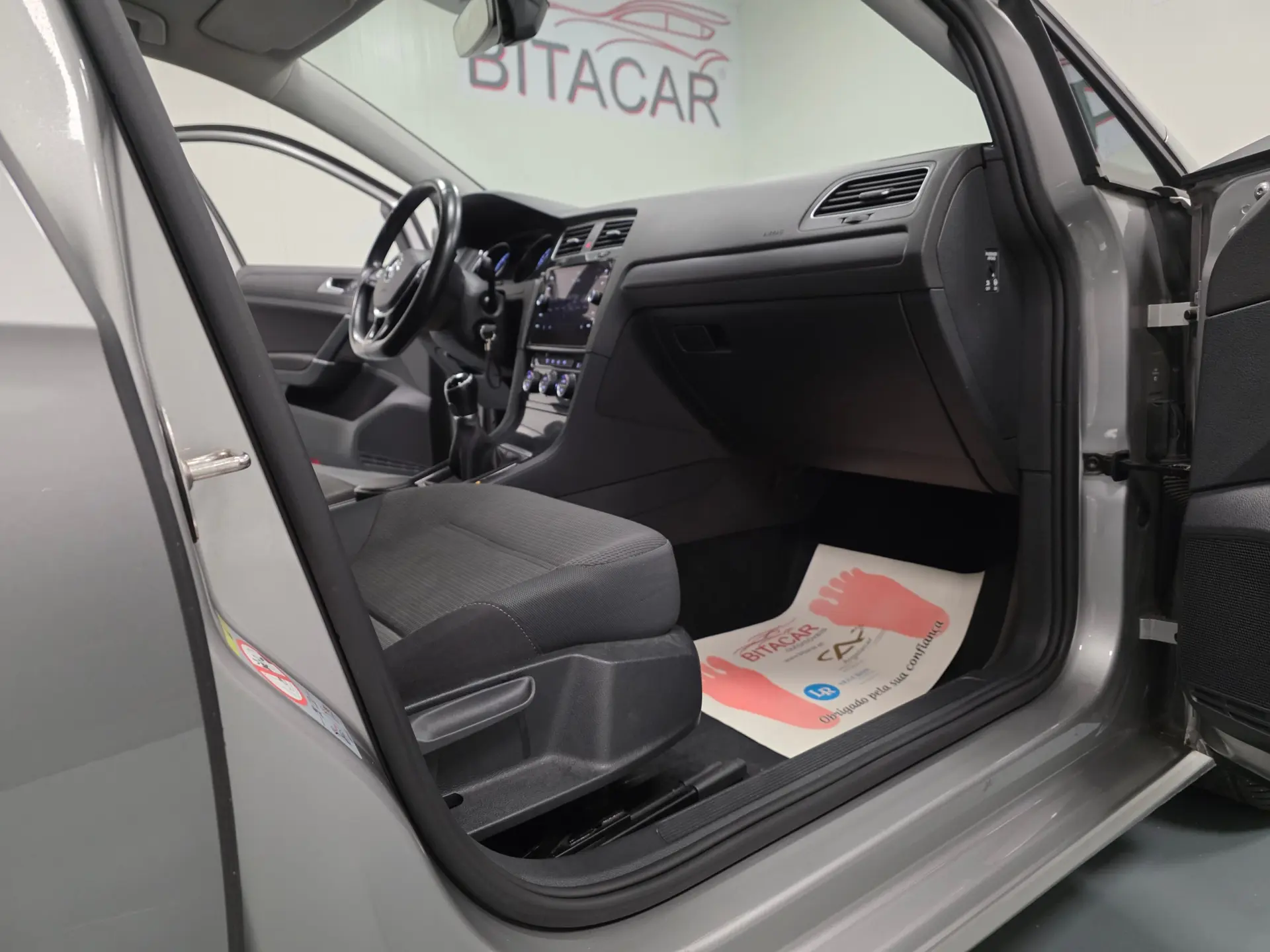 Volkswagen Golf 1.6 TDI CONFORTLINE 73