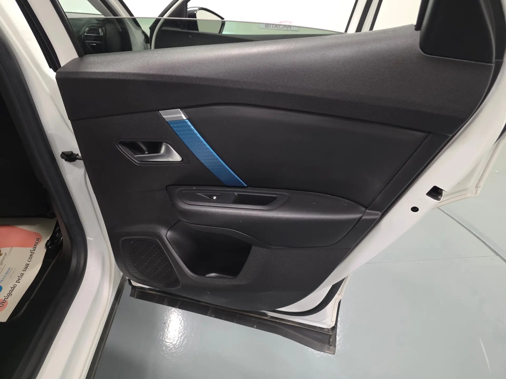 Citroen e-C4 SHINE 81