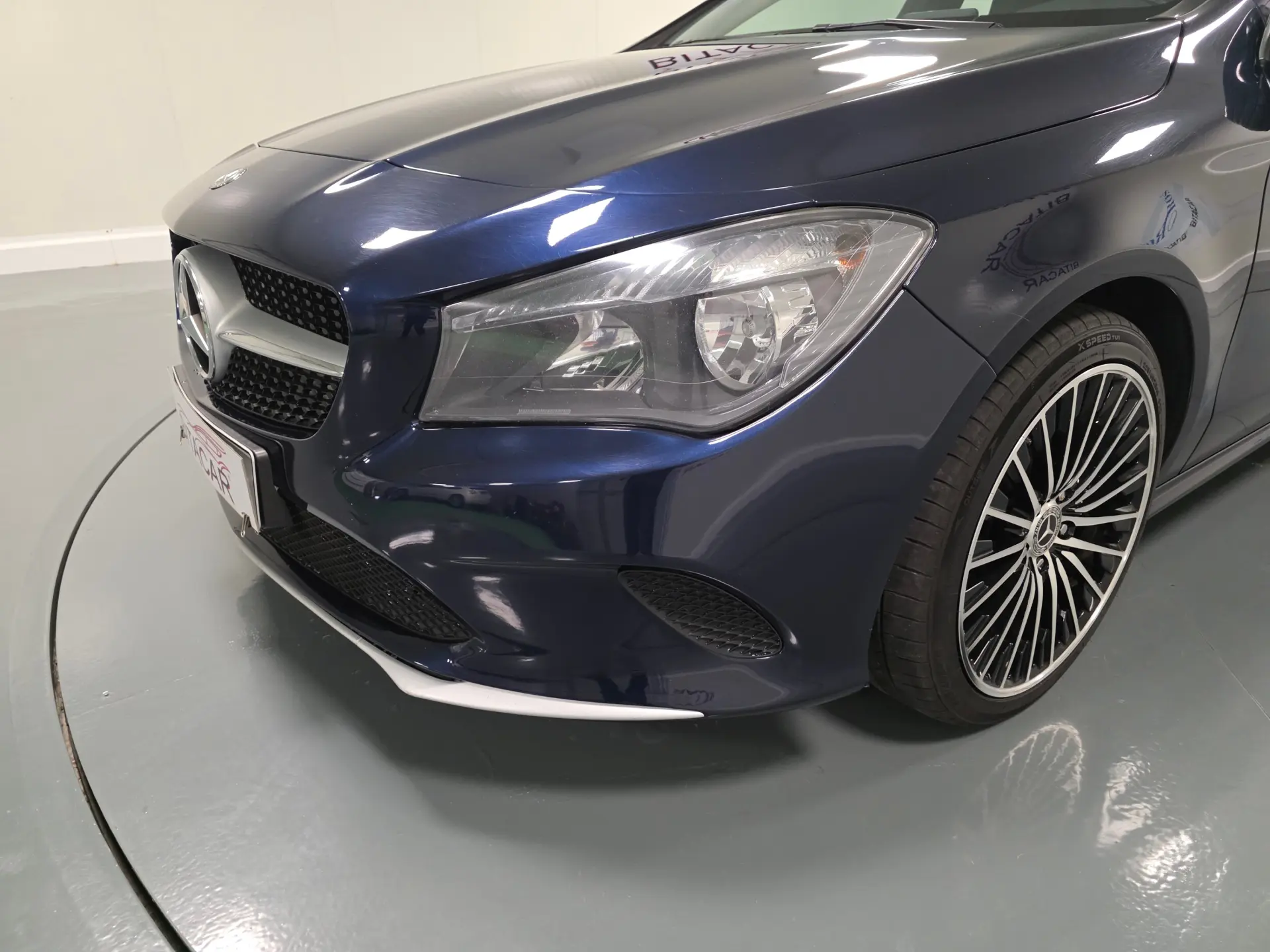 Mercedes-Benz CLA 180 d Shooting Brake Urban 9