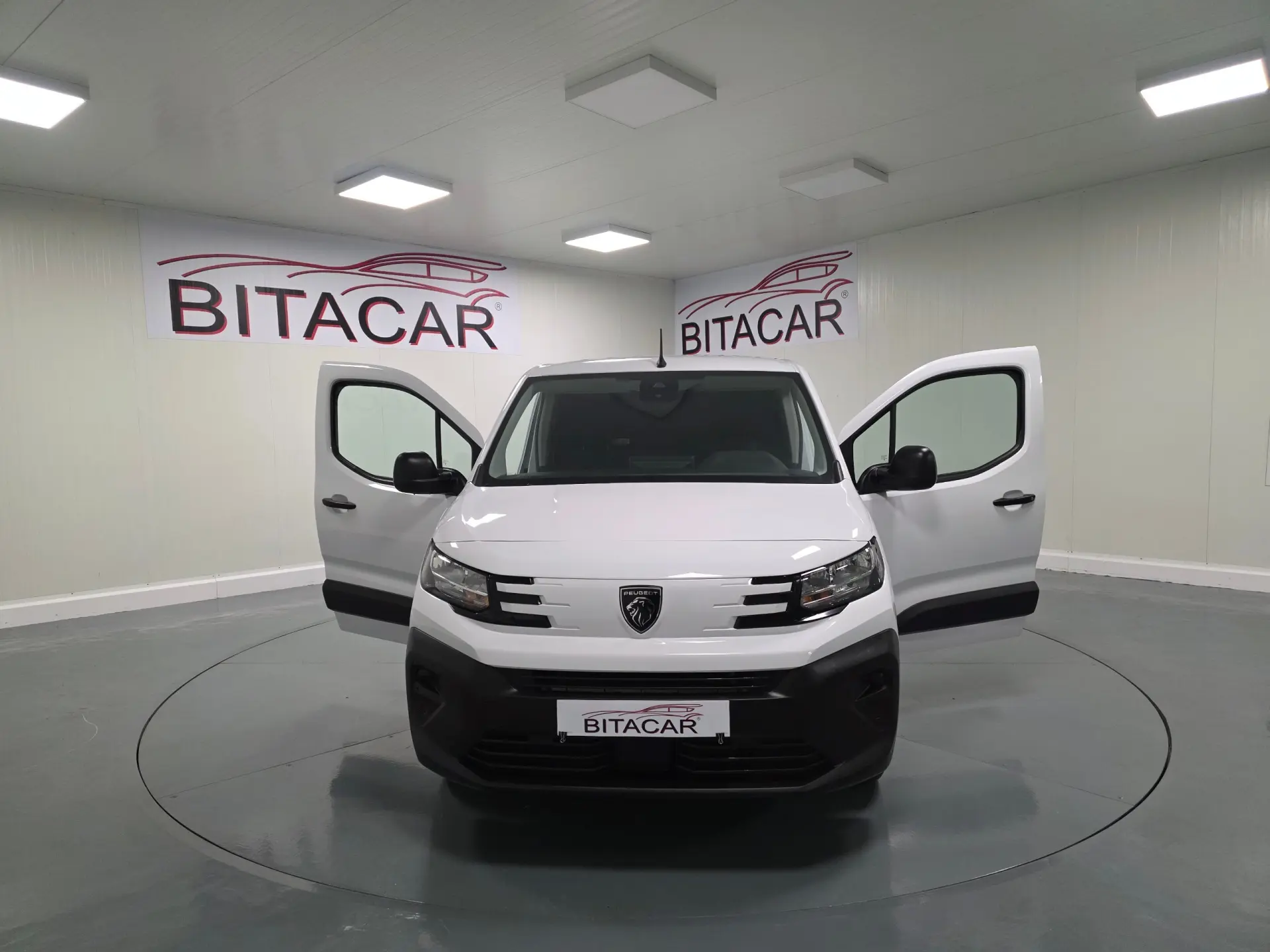 Peugeot Partner 1.5 BLUEHDI 100CV LONGA CAMARA TRASEIRA 26