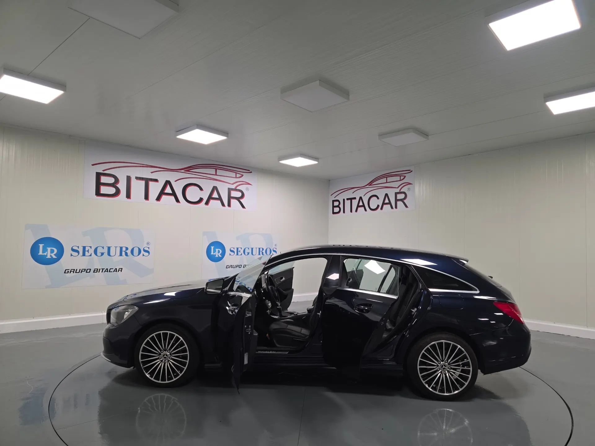 Mercedes-Benz CLA 180 d Shooting Brake Urban 41