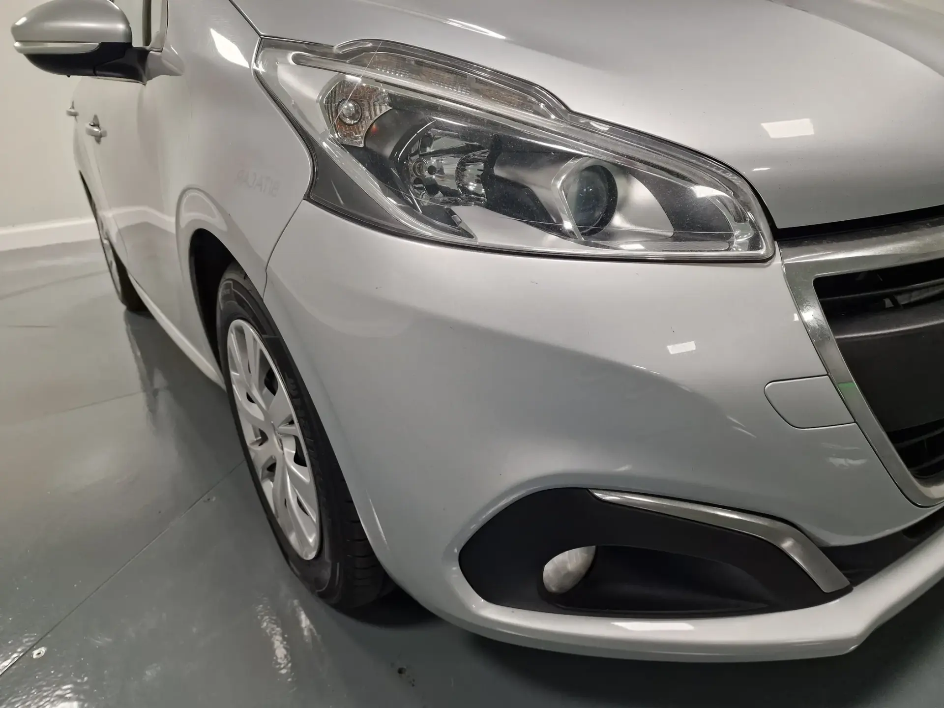 Peugeot 208 1.6 BlueHDi Active 5