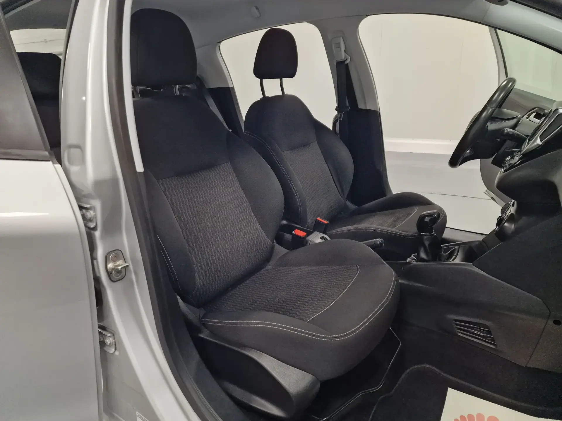 Peugeot 208 1.6 BlueHDi Active 53