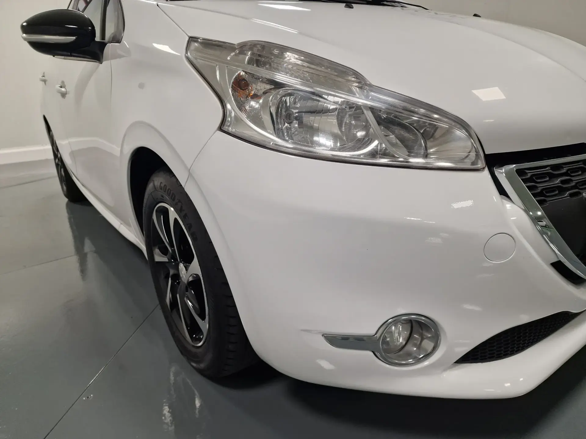 Peugeot 208 1.4 HDi Active 5