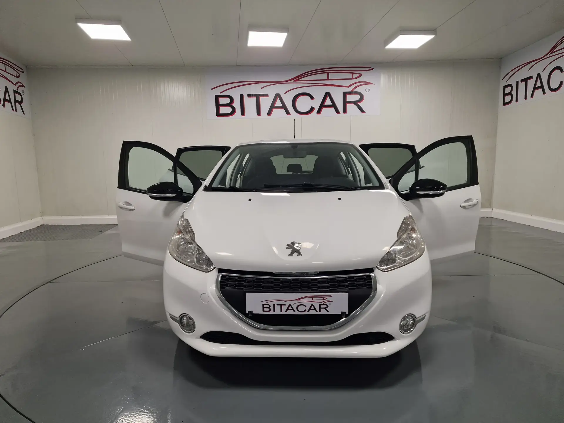 Peugeot 208 1.4 HDi Active 16