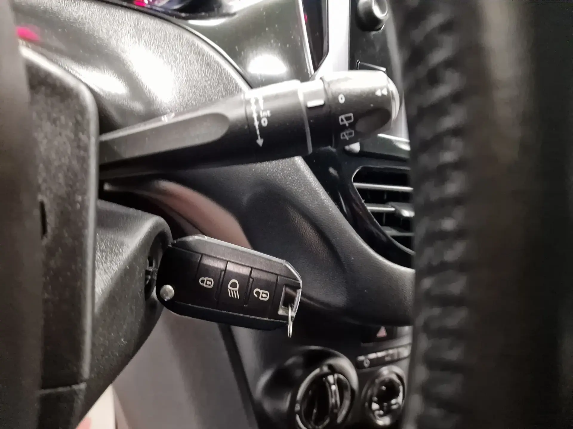 Peugeot 208 1.4 HDi Active 64