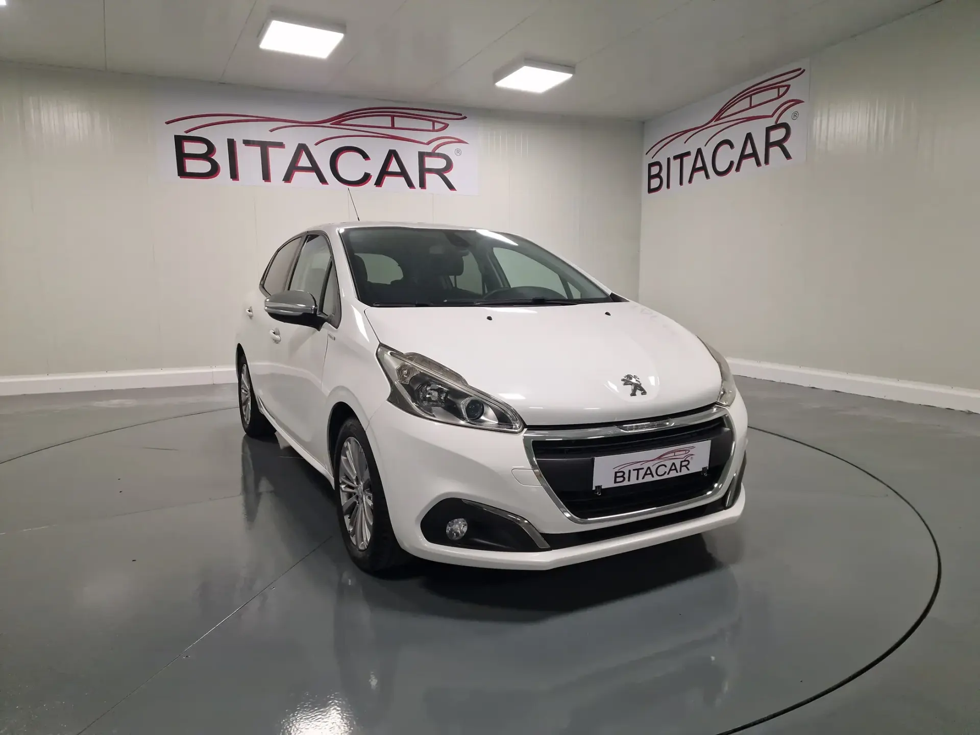 Peugeot 208 1.6 BlueHDi Style 1