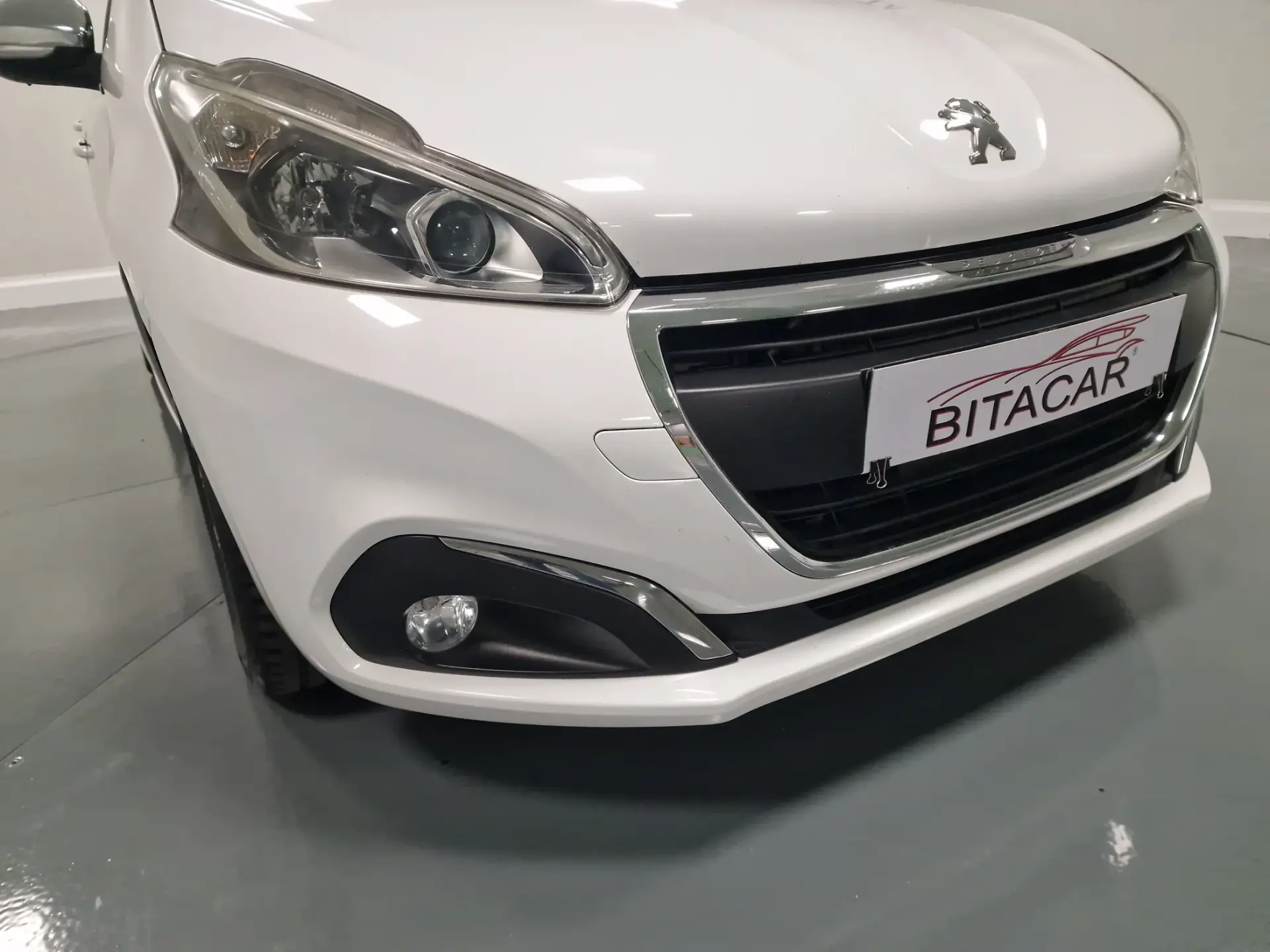 Peugeot 208 1.6 BlueHDi Style 7