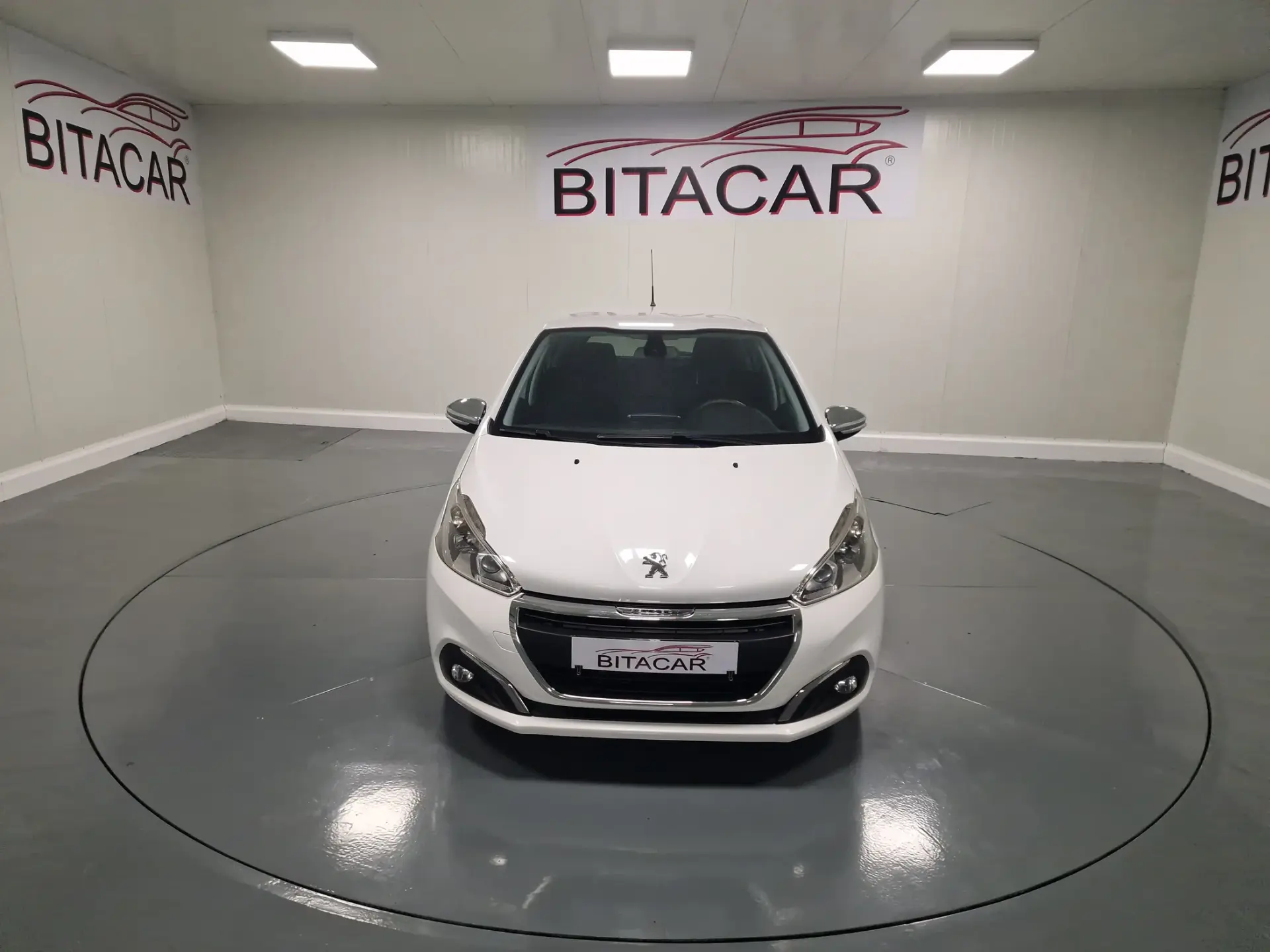 Peugeot 208 1.6 BlueHDi Style 9