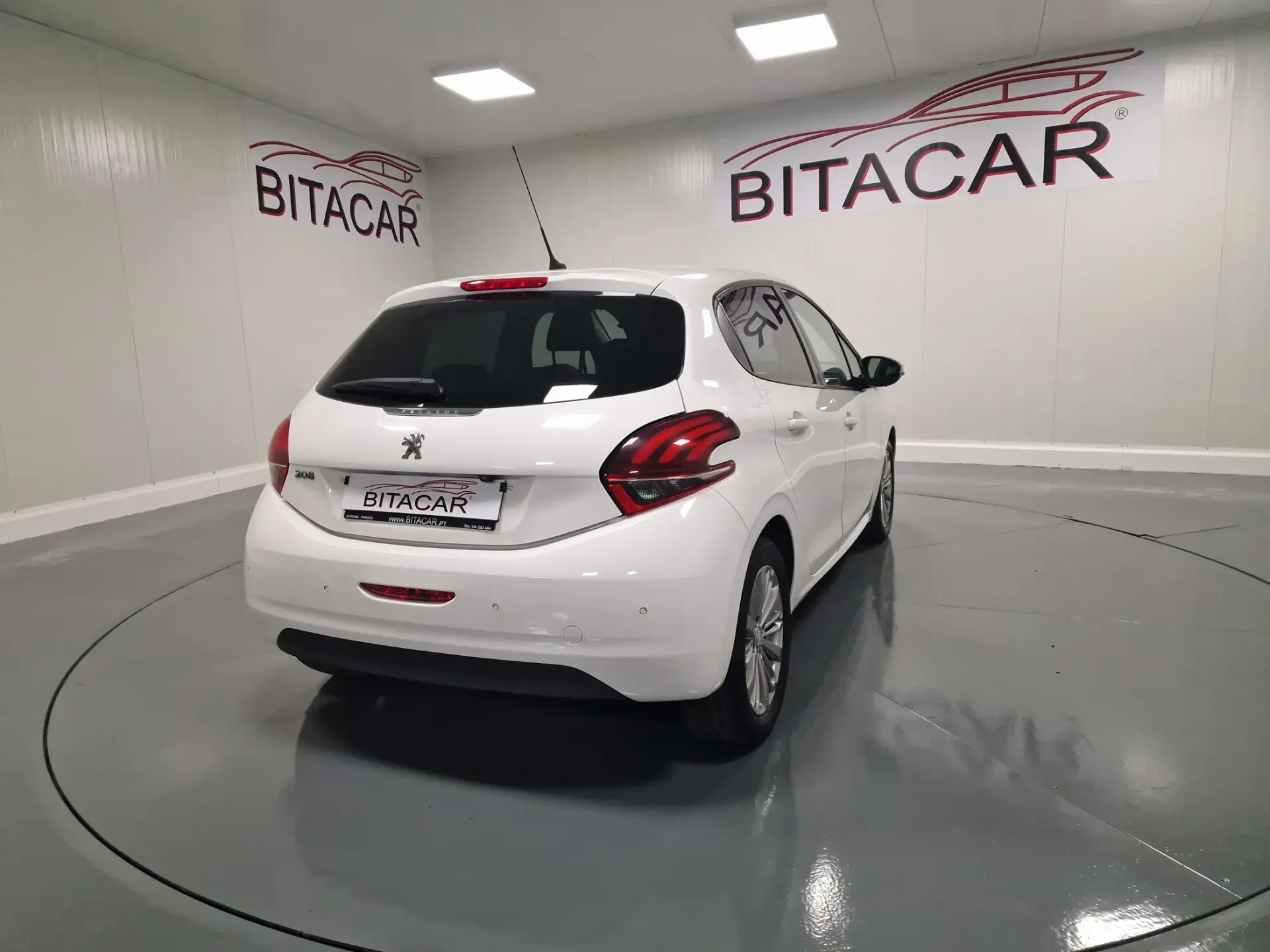 Peugeot 208 1.6 BlueHDi Style 22