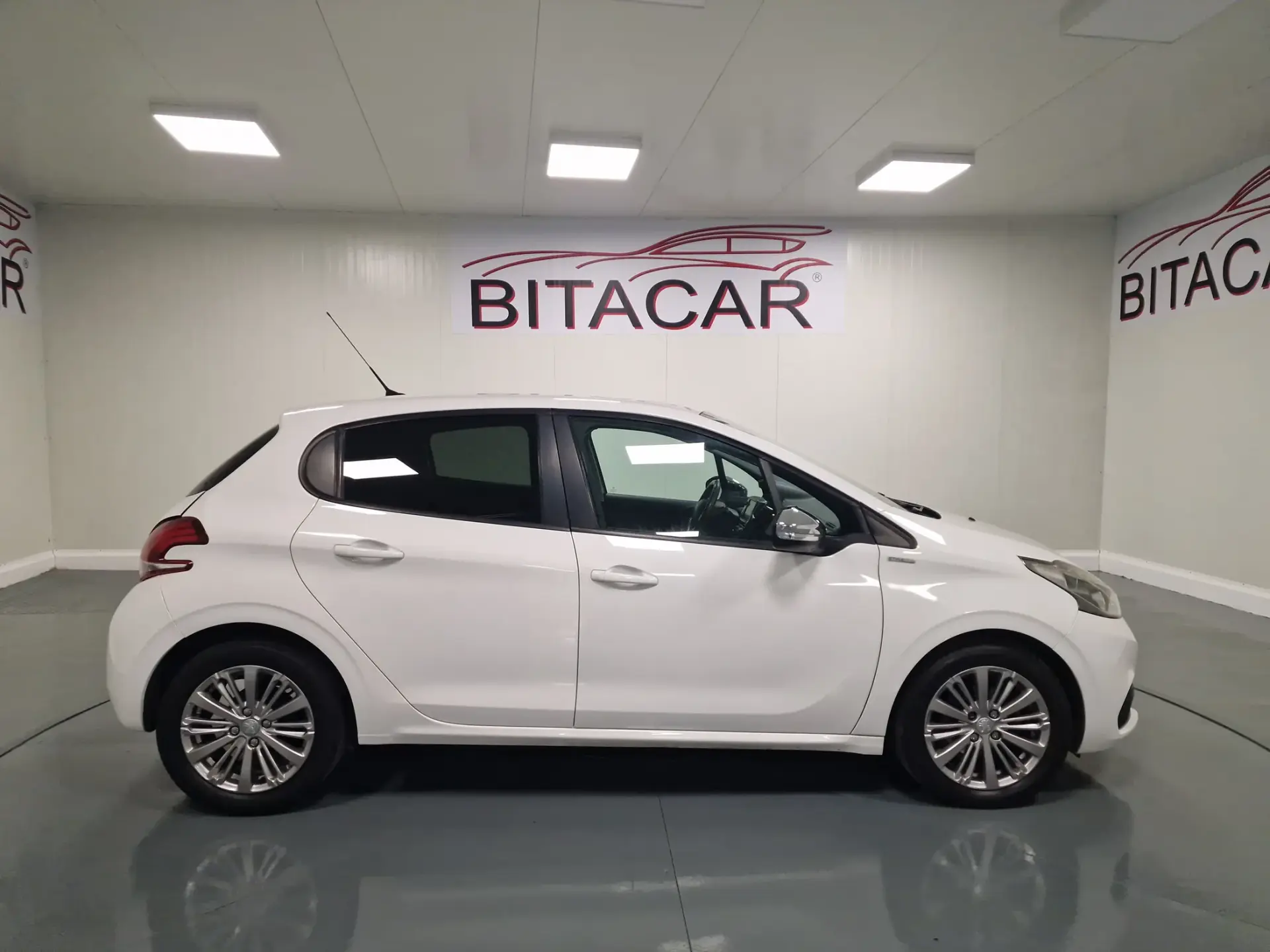 Peugeot 208 1.6 BlueHDi Style 24