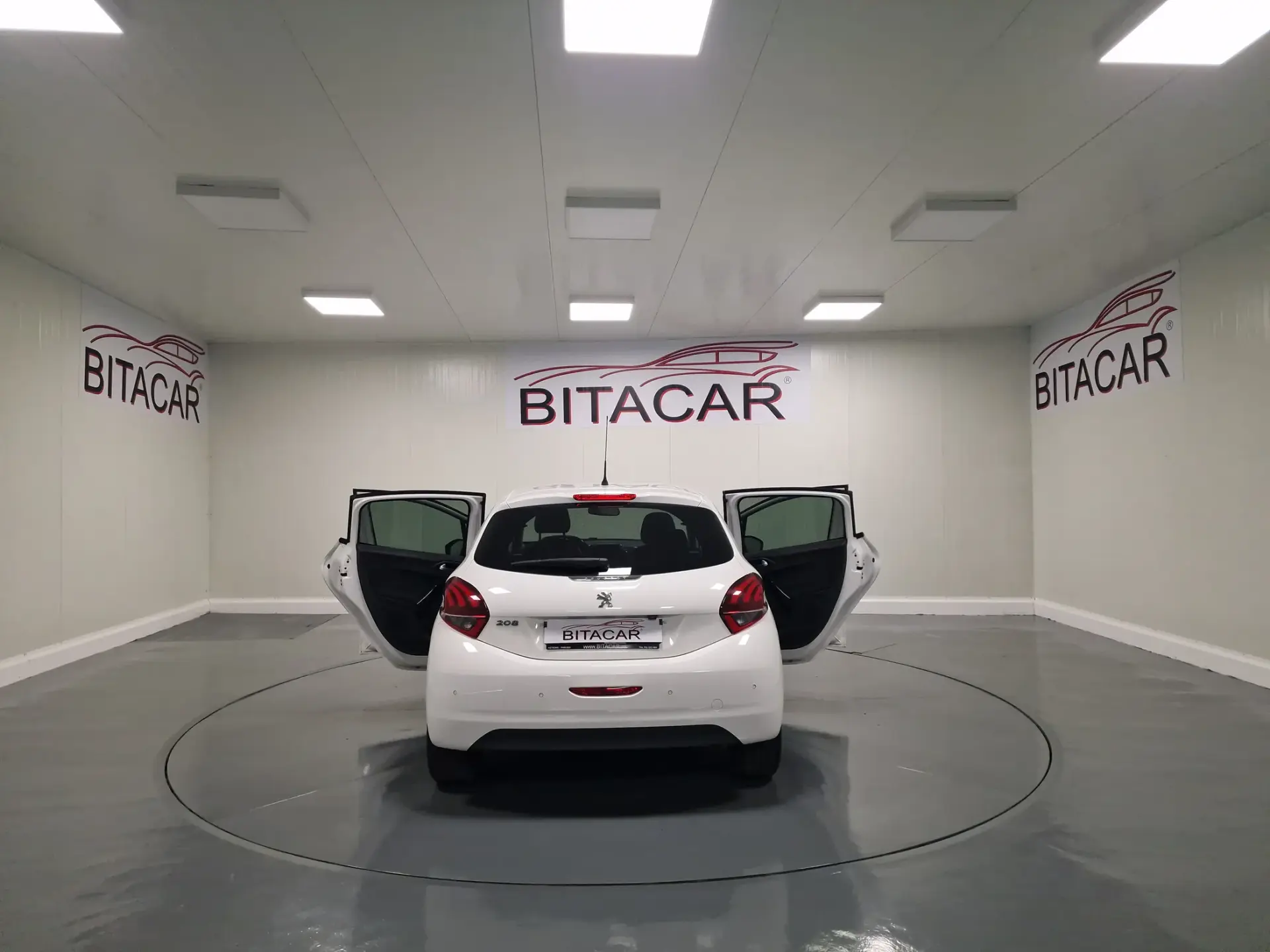 Peugeot 208 1.6 BlueHDi Style 33