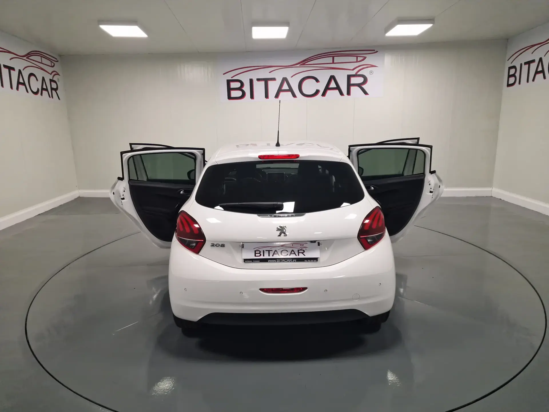 Peugeot 208 1.6 BlueHDi Style 34