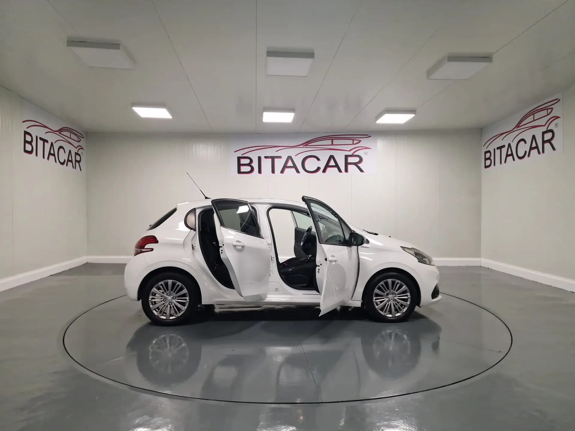 Peugeot 208 1.6 BlueHDi Style 36