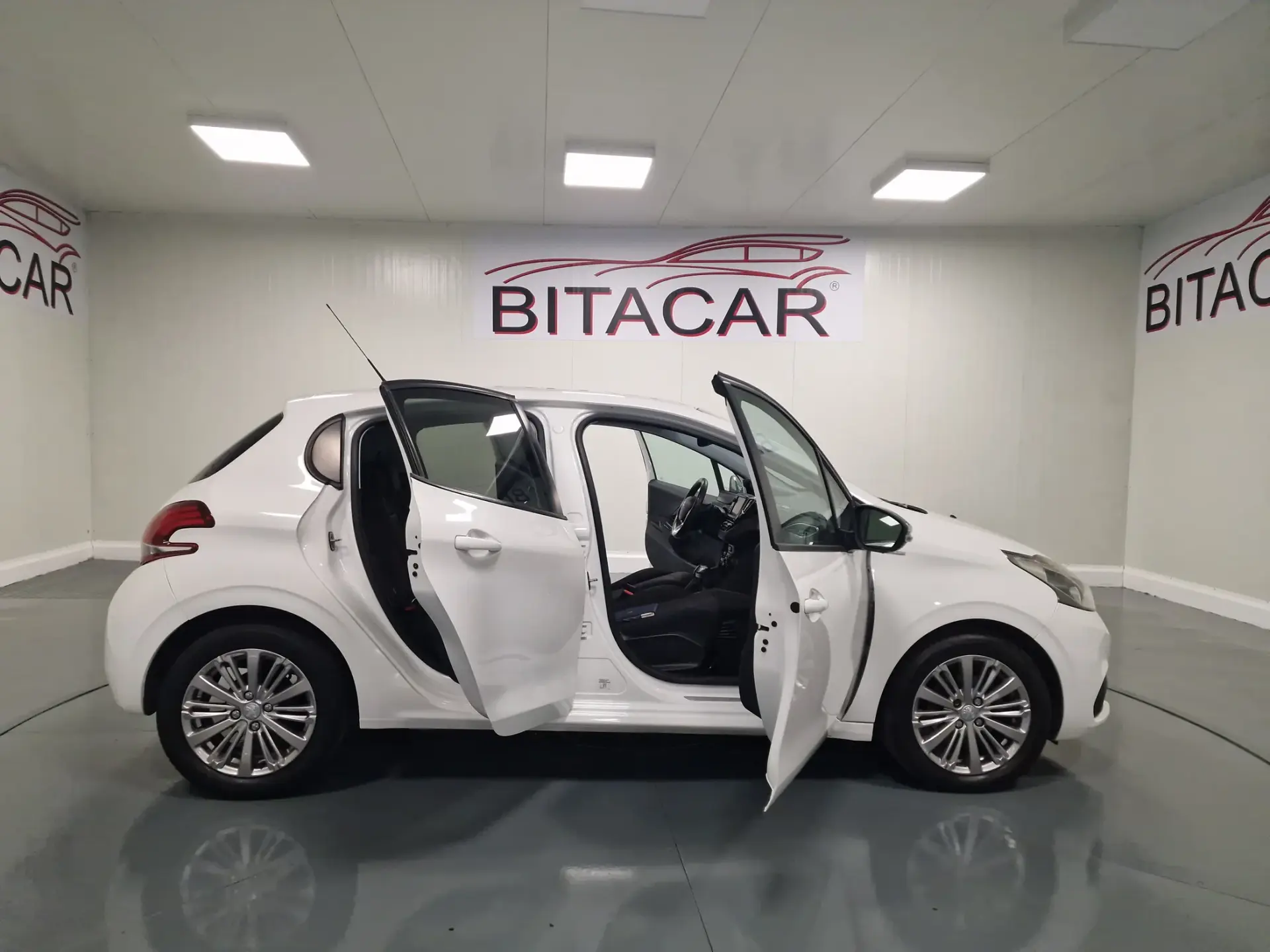Peugeot 208 1.6 BlueHDi Style 37