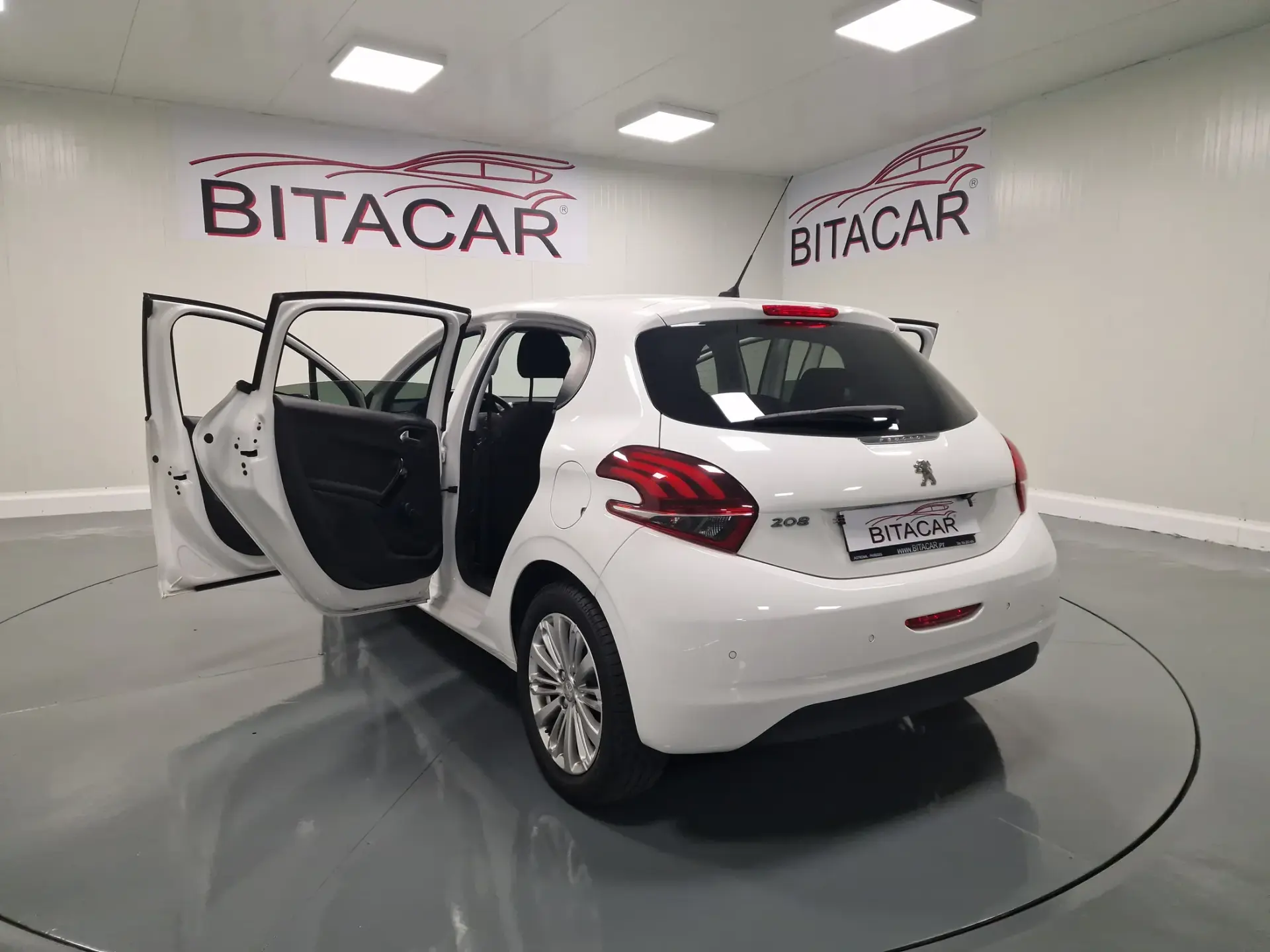 Peugeot 208 1.6 BlueHDi Style 41