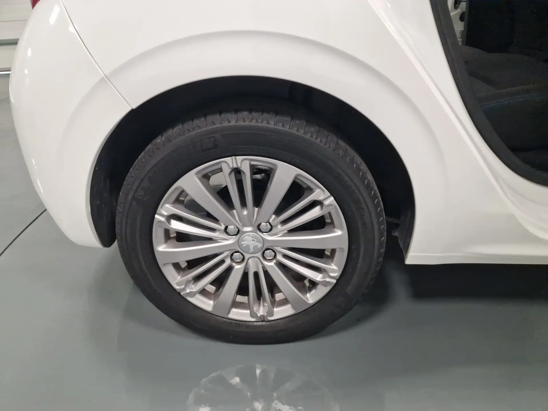 Peugeot 208 1.6 BlueHDi Style 56