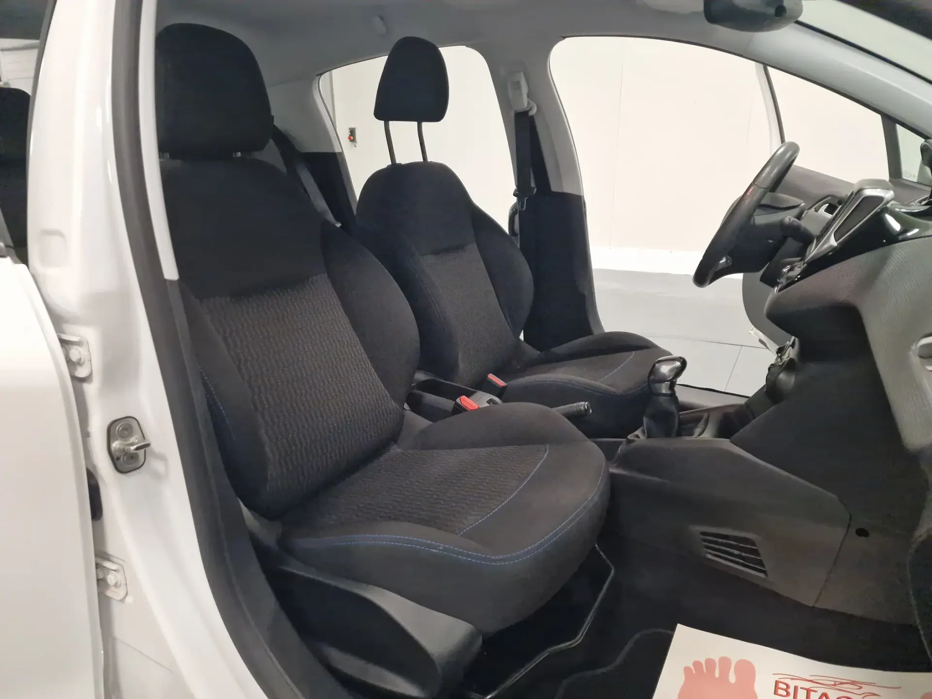 Peugeot 208 1.6 BlueHDi Style 63