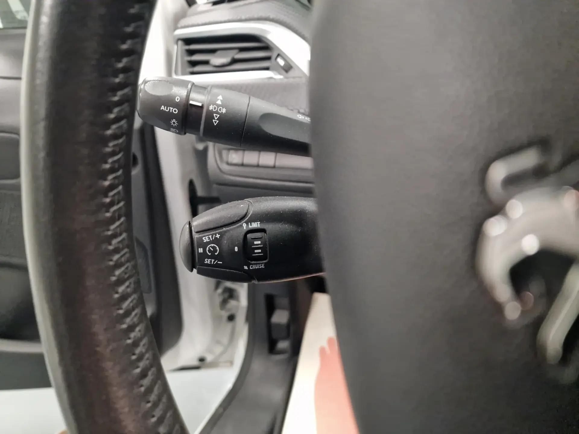 Peugeot 208 1.6 BlueHDi Style 77