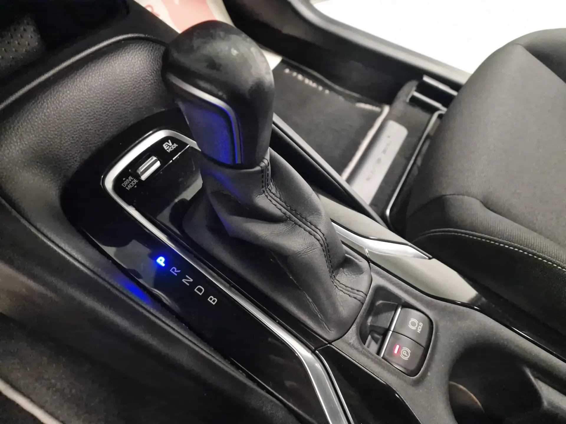 Toyota Corolla Touring Sports 1.8 Hybrid Comfort+P.Sport 75