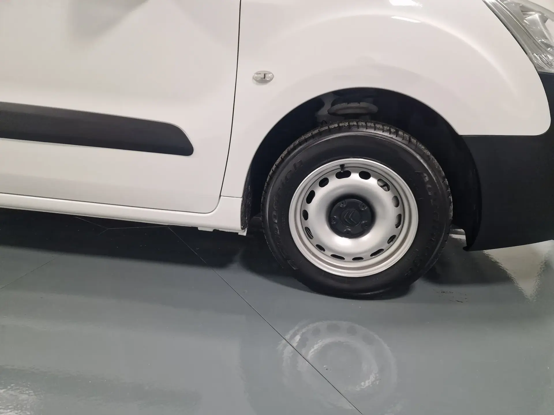 Citroen Berlingo 1.6 BLUEHDI IVA DEDUTIVEL APENAS 15.000KMS 3