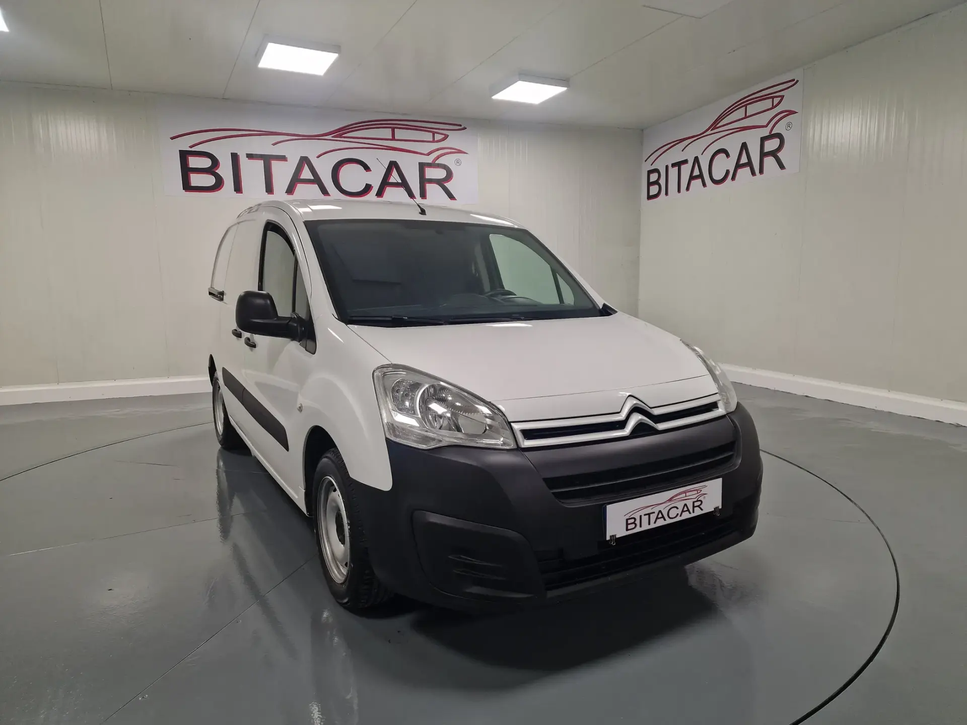 Citroen Berlingo 1.6 BLUEHDI IVA DEDUTIVEL APENAS 15.000KMS 4