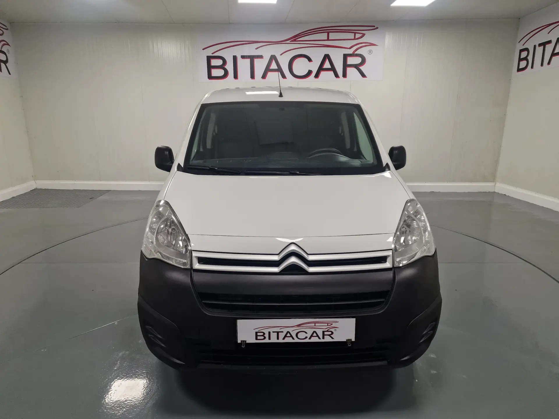 Citroen Berlingo 1.6 BLUEHDI IVA DEDUTIVEL APENAS 15.000KMS 8