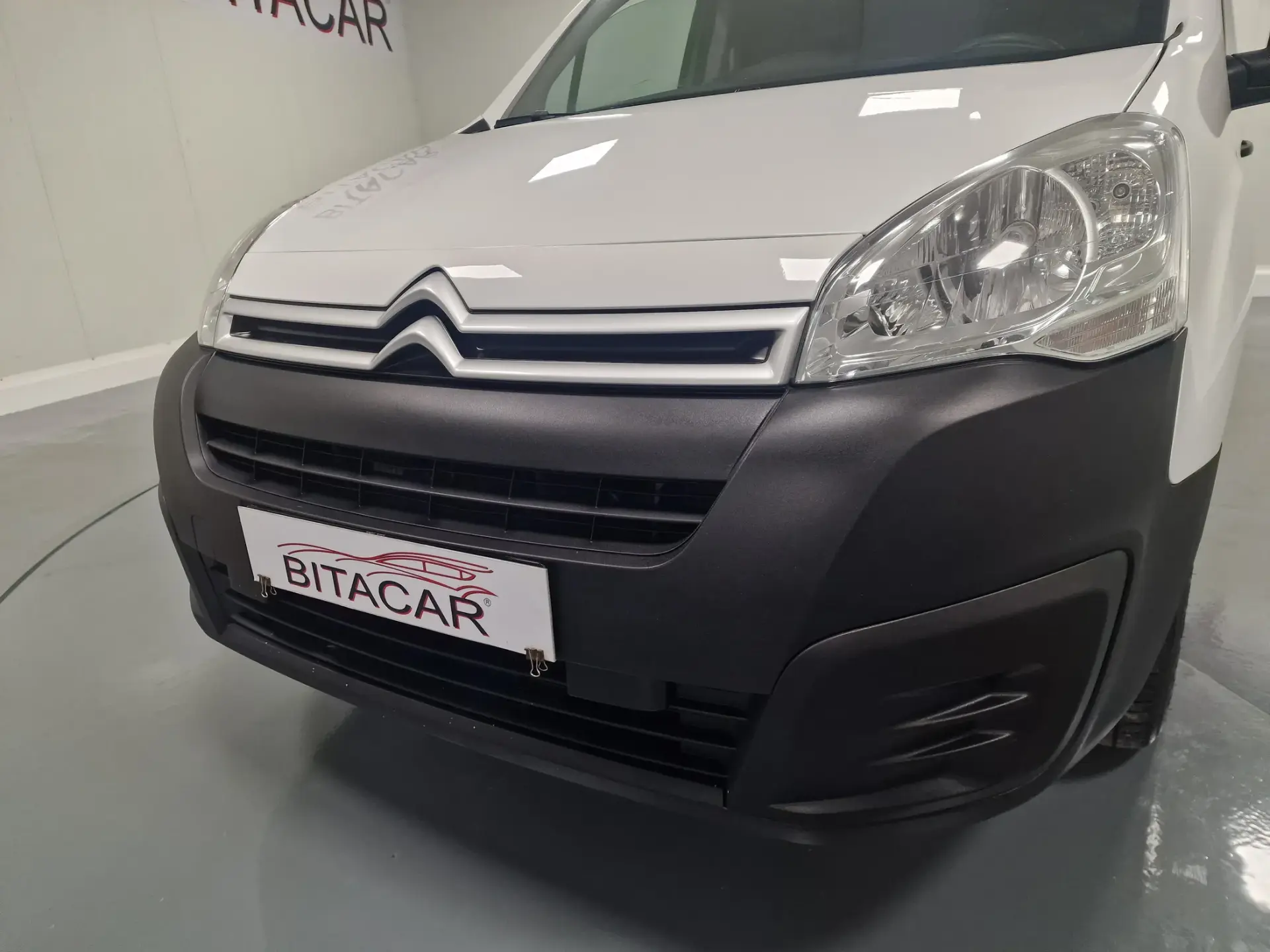 Citroen Berlingo 1.6 BLUEHDI IVA DEDUTIVEL APENAS 15.000KMS 9