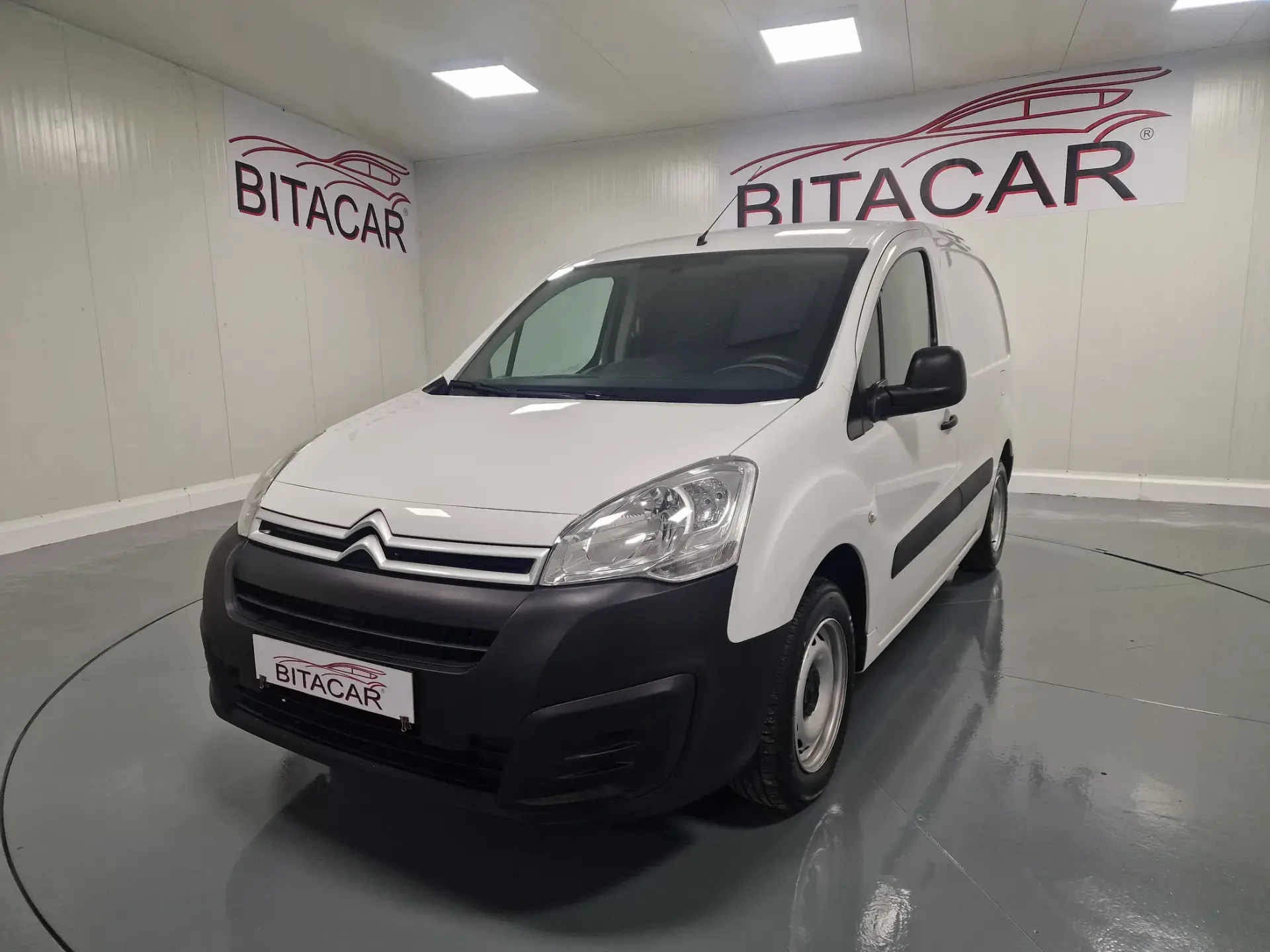 Citroen Berlingo 1.6 BLUEHDI IVA DEDUTIVEL APENAS 15.000KMS 12