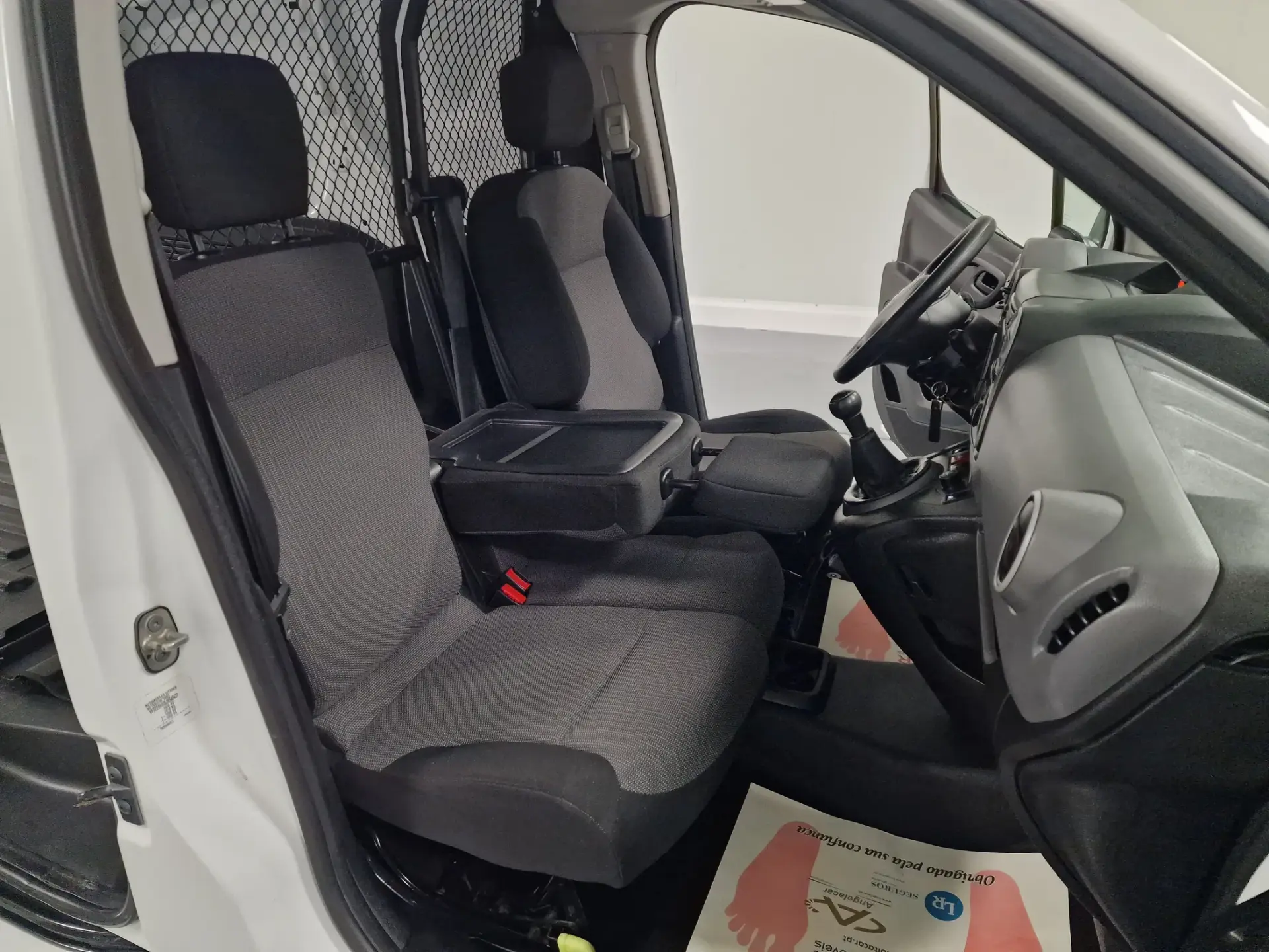 Citroen Berlingo 1.6 BLUEHDI IVA DEDUTIVEL APENAS 15.000KMS 40