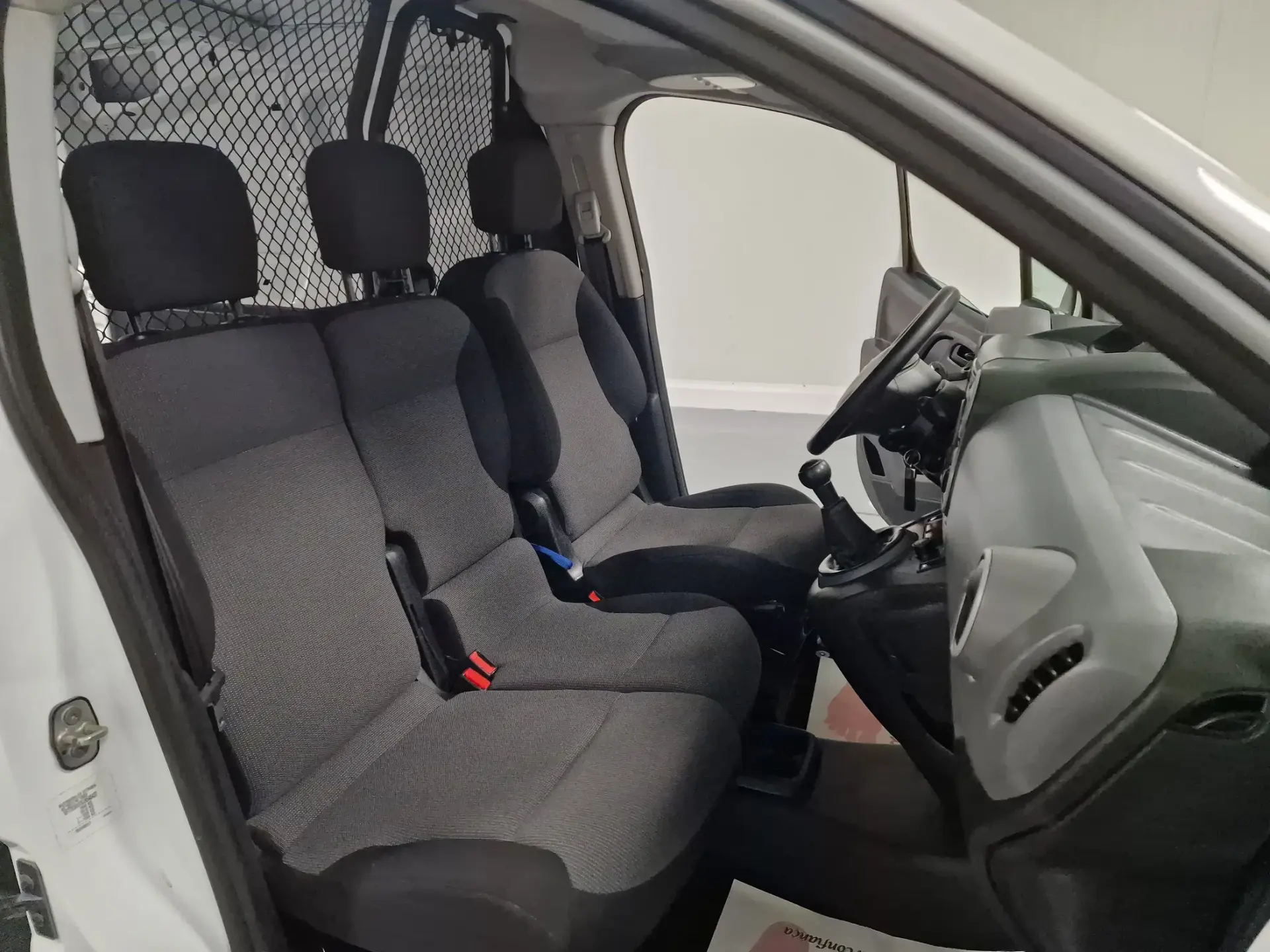 Citroen Berlingo 1.6 BLUEHDI IVA DEDUTIVEL APENAS 15.000KMS 41