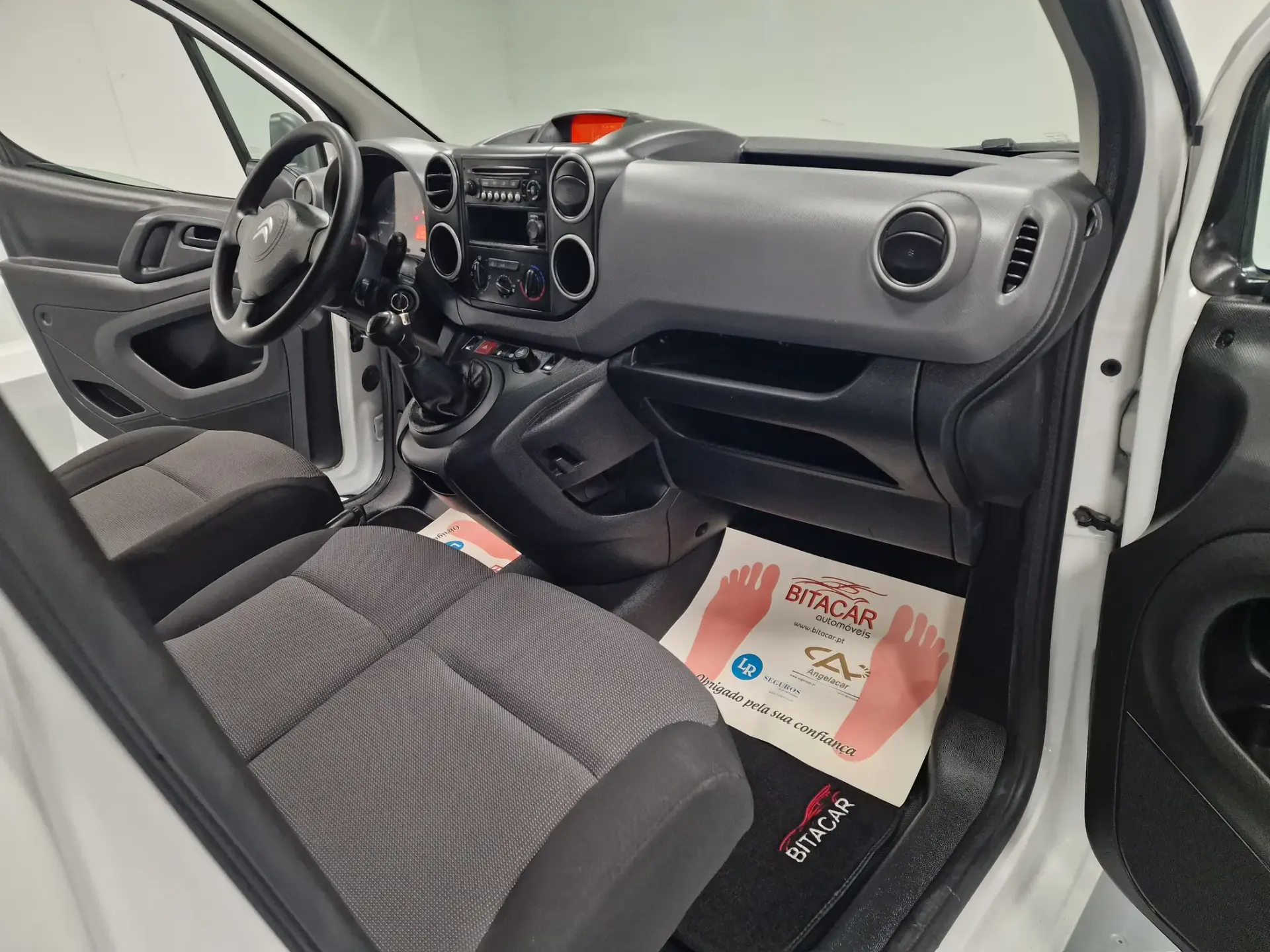 Citroen Berlingo 1.6 BLUEHDI IVA DEDUTIVEL APENAS 15.000KMS 45
