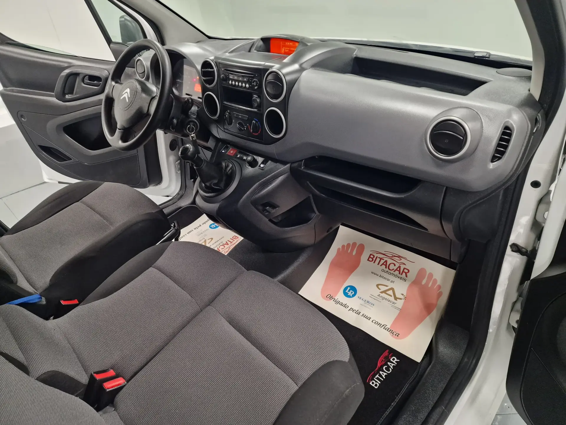 Citroen Berlingo 1.6 BLUEHDI IVA DEDUTIVEL APENAS 15.000KMS 46