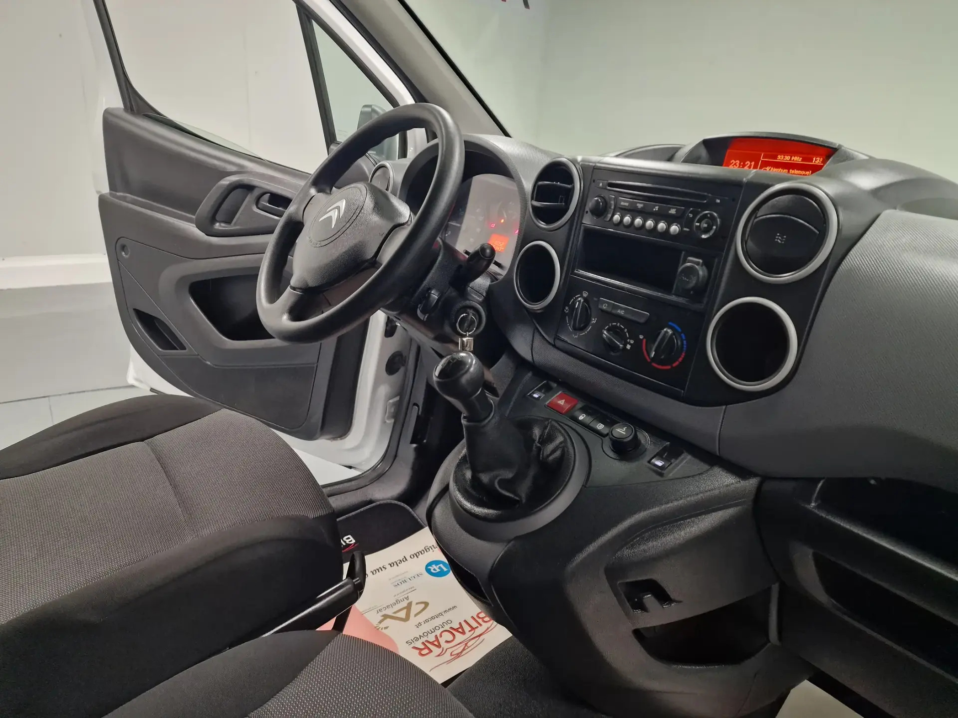 Citroen Berlingo 1.6 BLUEHDI IVA DEDUTIVEL APENAS 15.000KMS 47