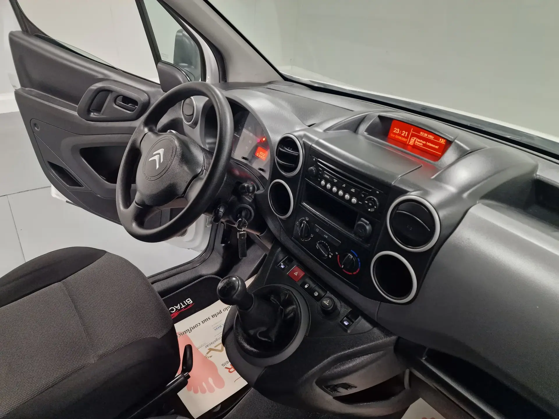 Citroen Berlingo 1.6 BLUEHDI IVA DEDUTIVEL APENAS 15.000KMS 49