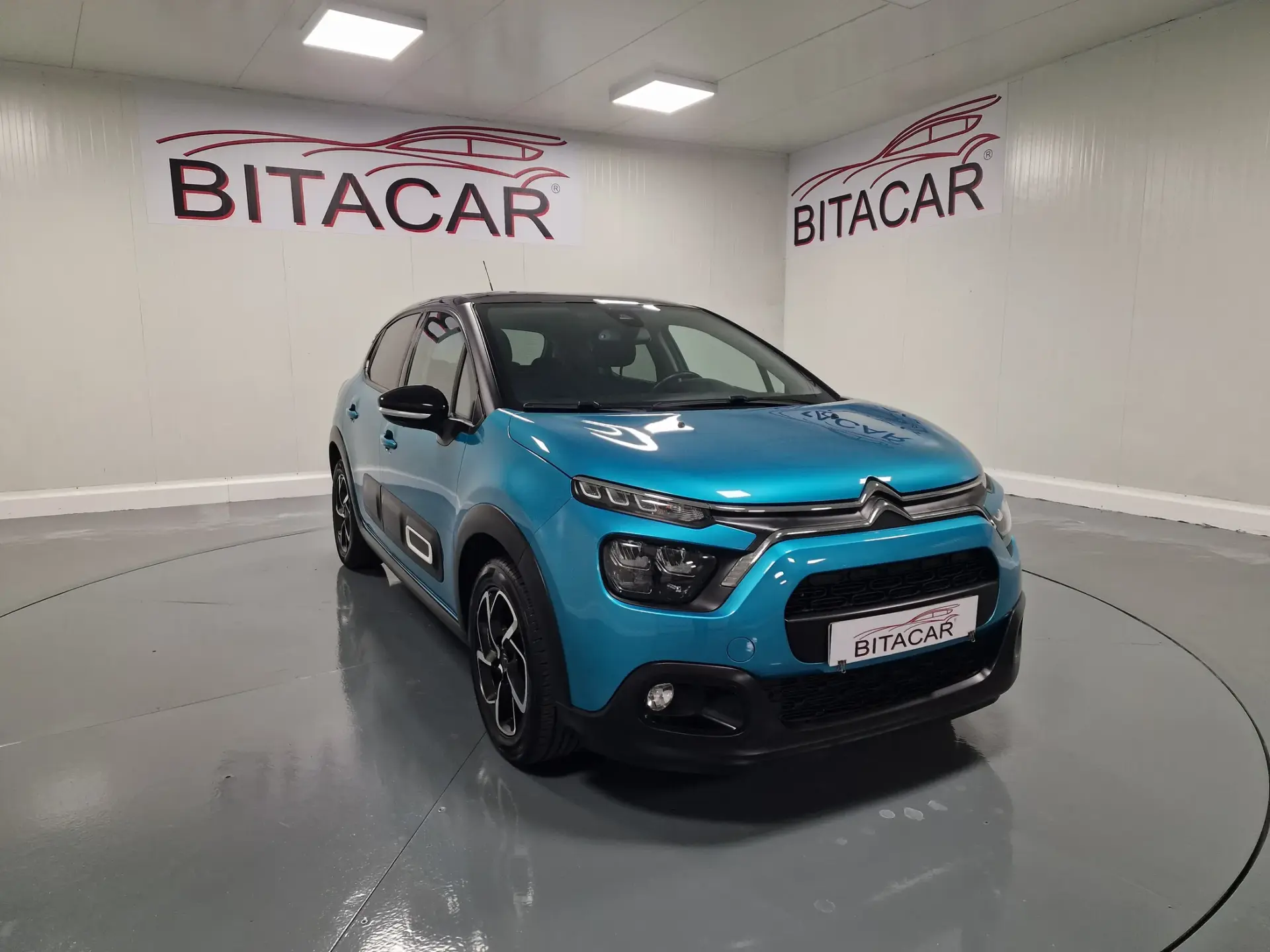 Citroen C3 1.2 PureTech Shine 1