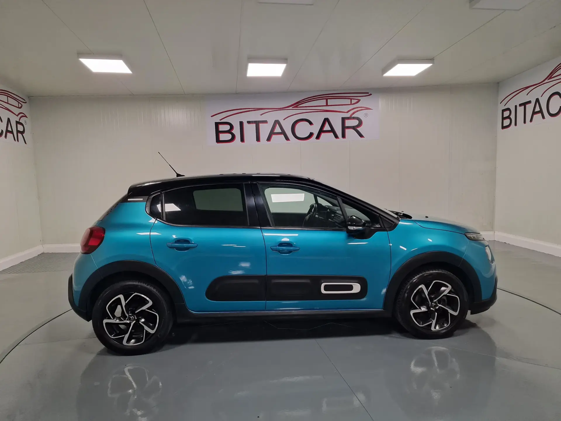Citroen C3 1.2 PureTech Shine 24