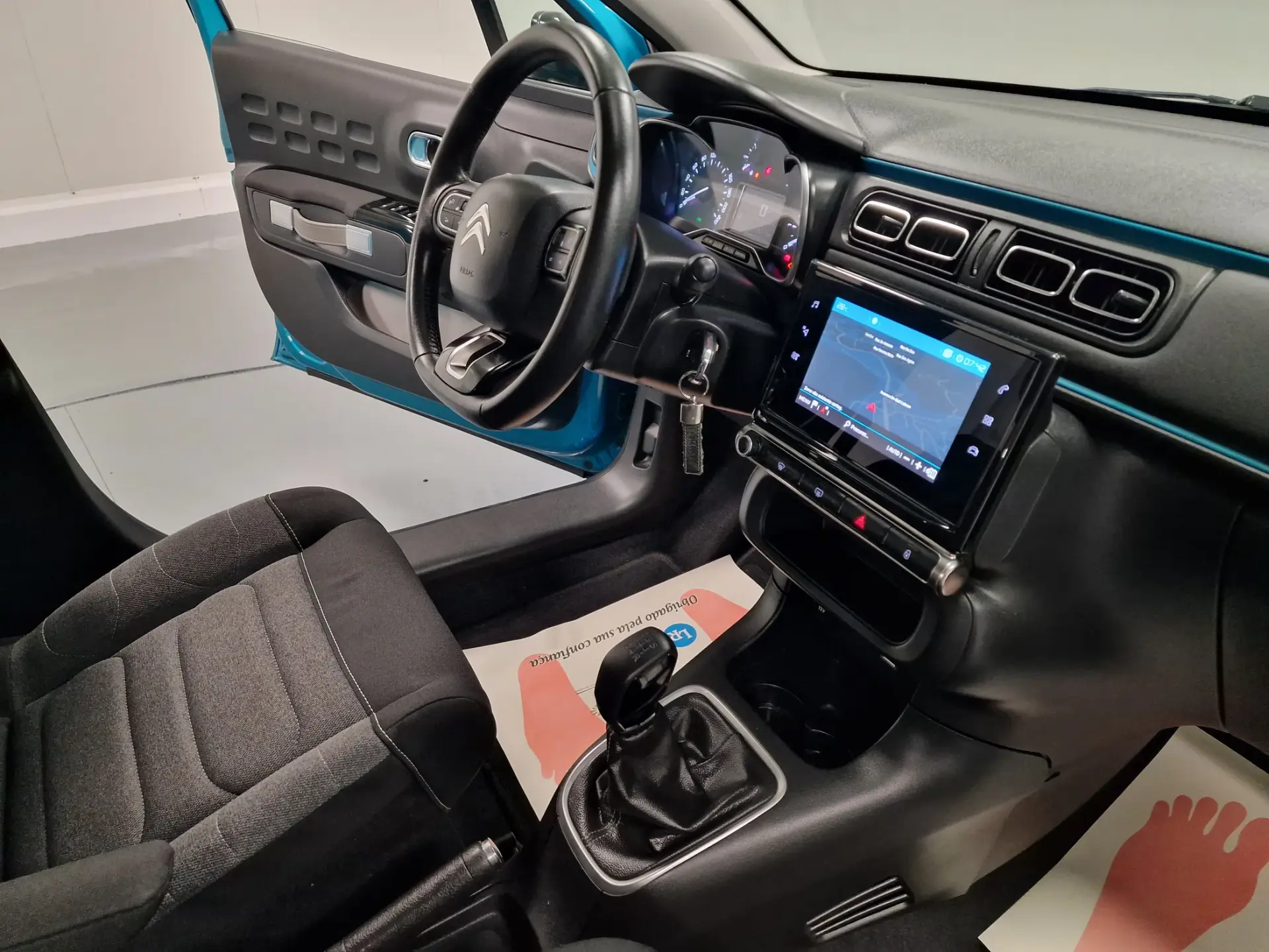 Citroen C3 1.2 PureTech Shine 48
