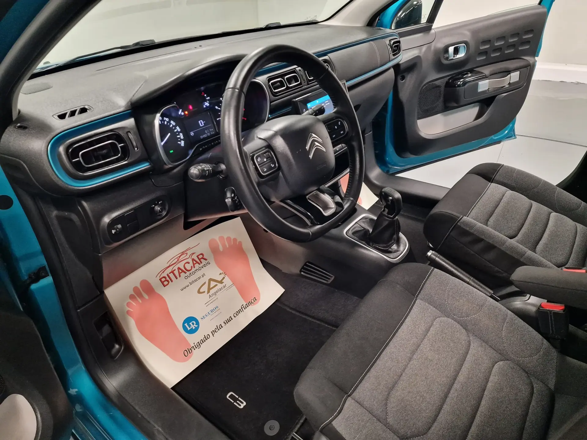 Citroen C3 1.2 PureTech Shine 53